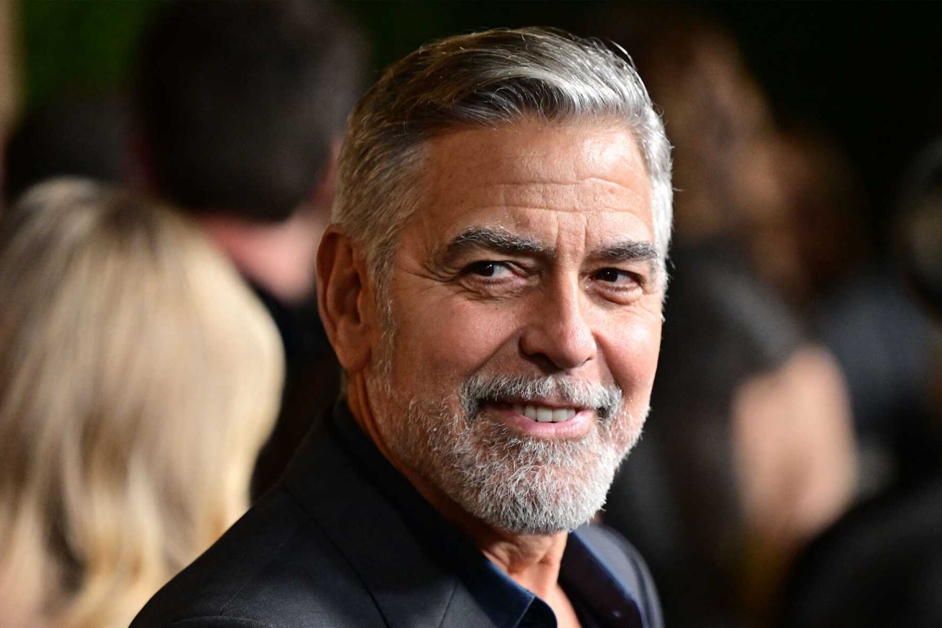 Quer passar “uma boa noite” com George Clooney? Só tem de pagar