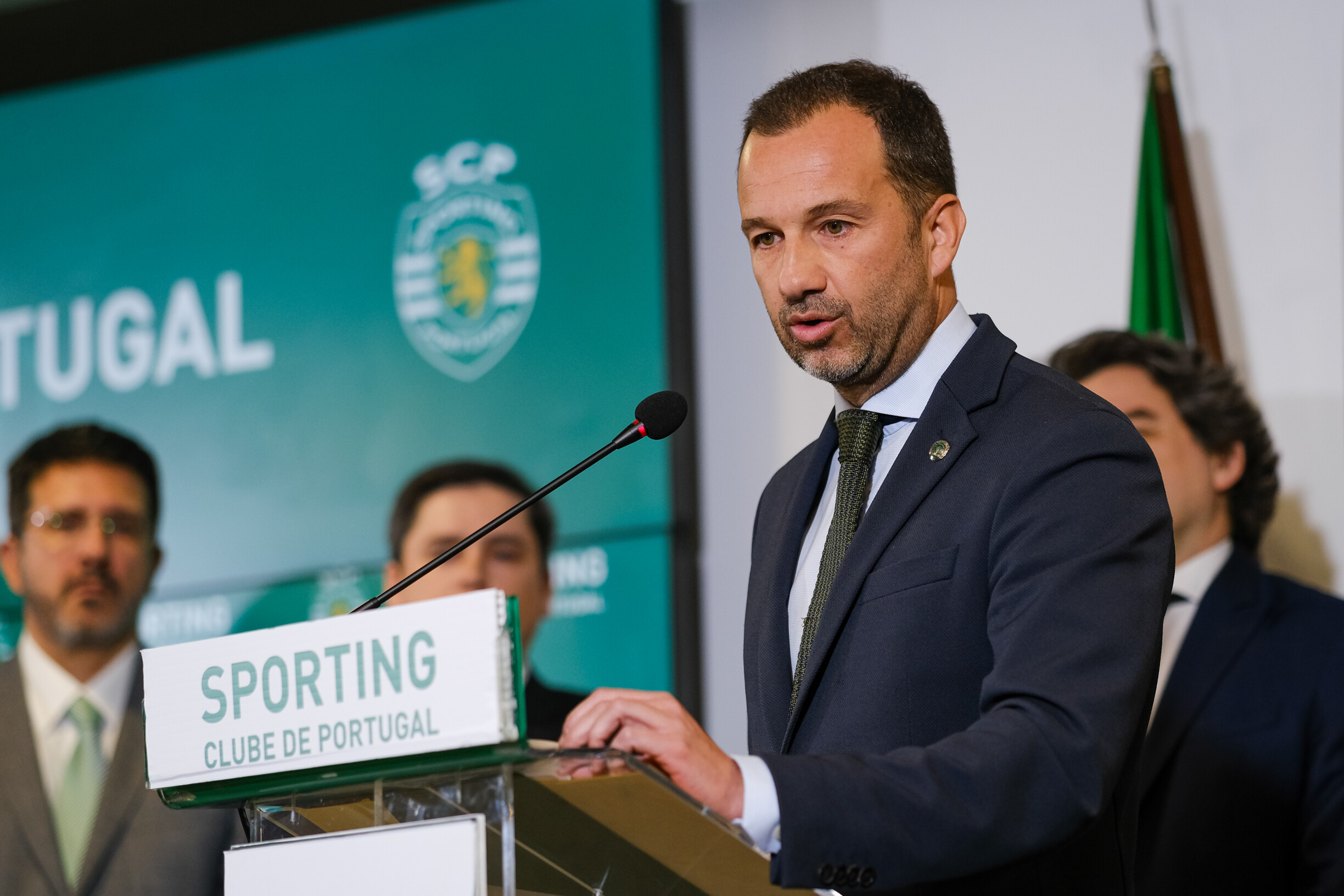 JOGADOR DO SPORTING JÁ NEM QUER SABER! EU QUERO É PODER JOGAR,  INDEPENDENTEMENTE DA POSIÇÃO