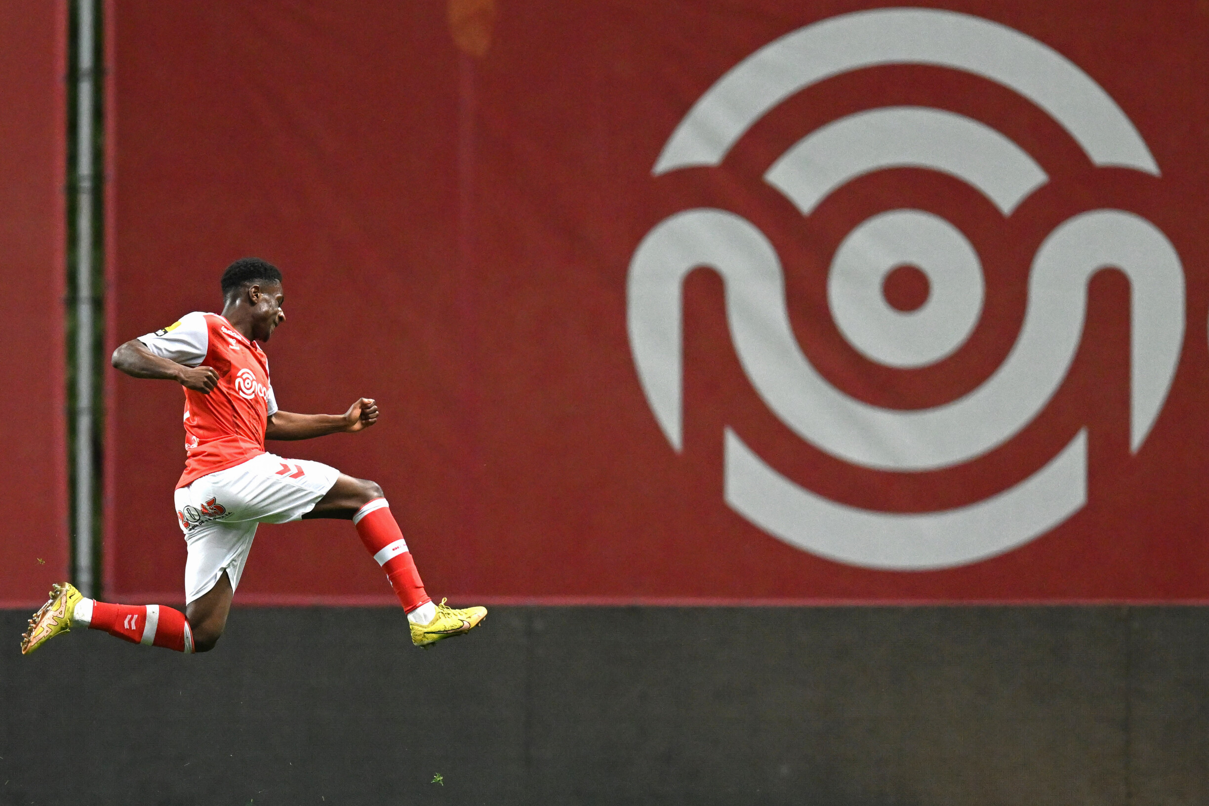 Joe Mendes Lan Ado Para O Lugar De Victor G Mez No Onze Inicial Do Sporting De Braga