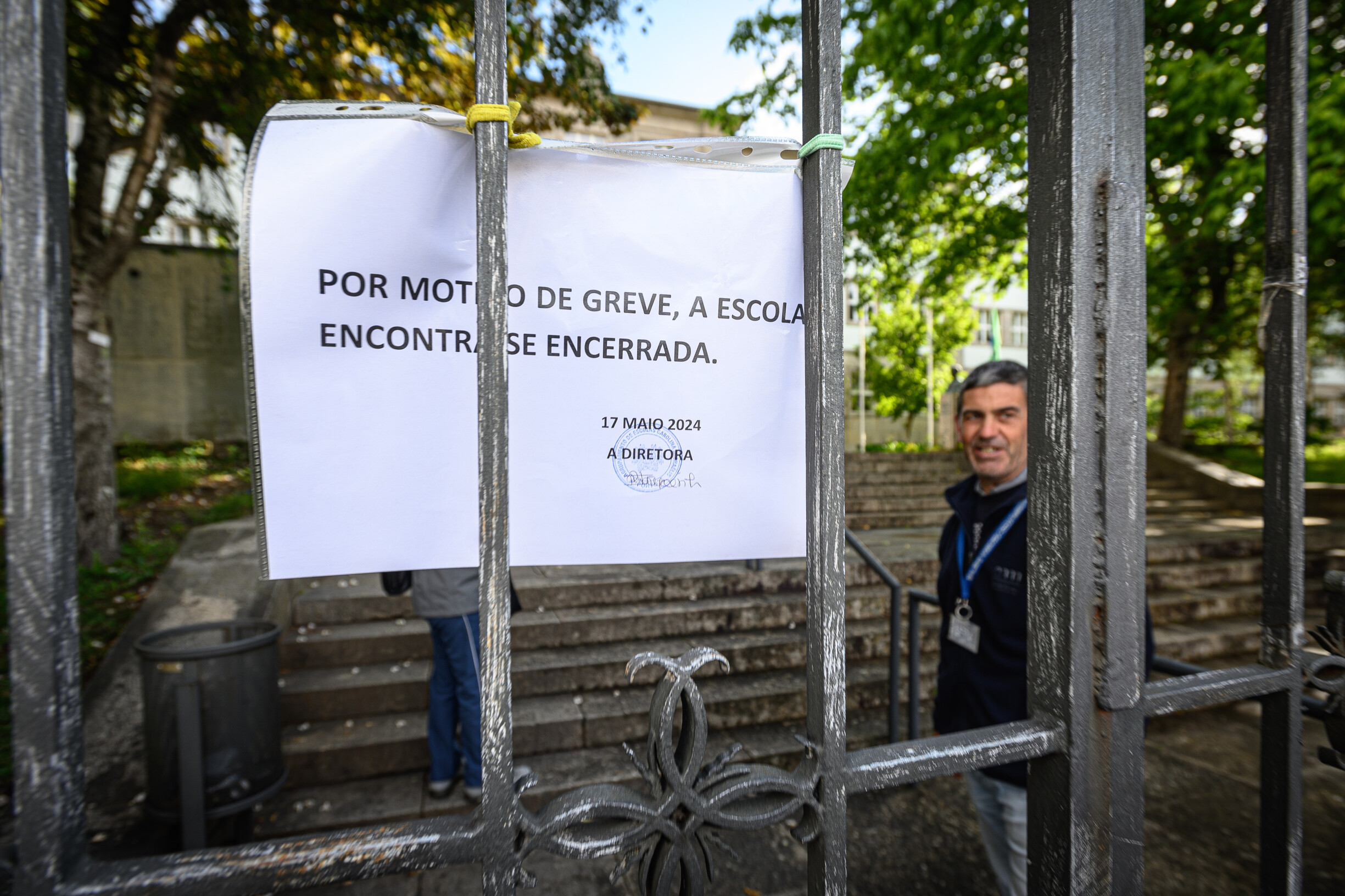 Non-Teaching Staff Strike Threatens School Closures in Portugal