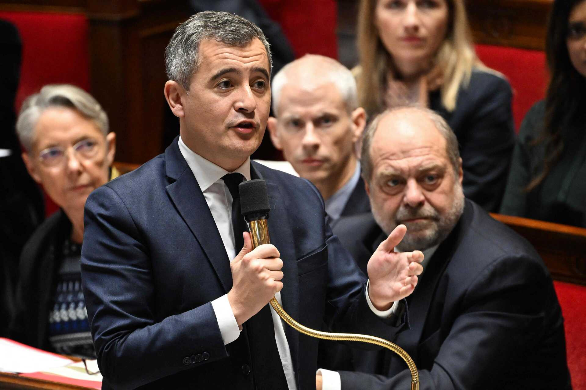 Das französische Parlament verabschiedet das Einwanderungsgesetz mit Unterstützung der extremen Rechten