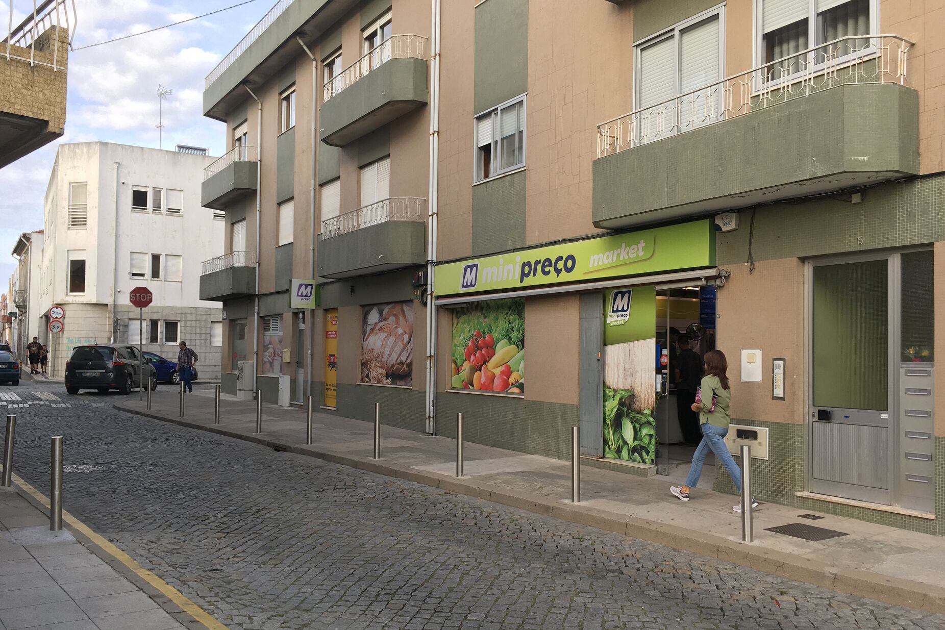 Encapuzados Atacam Dois Supermercados No Mesmo Dia 9508