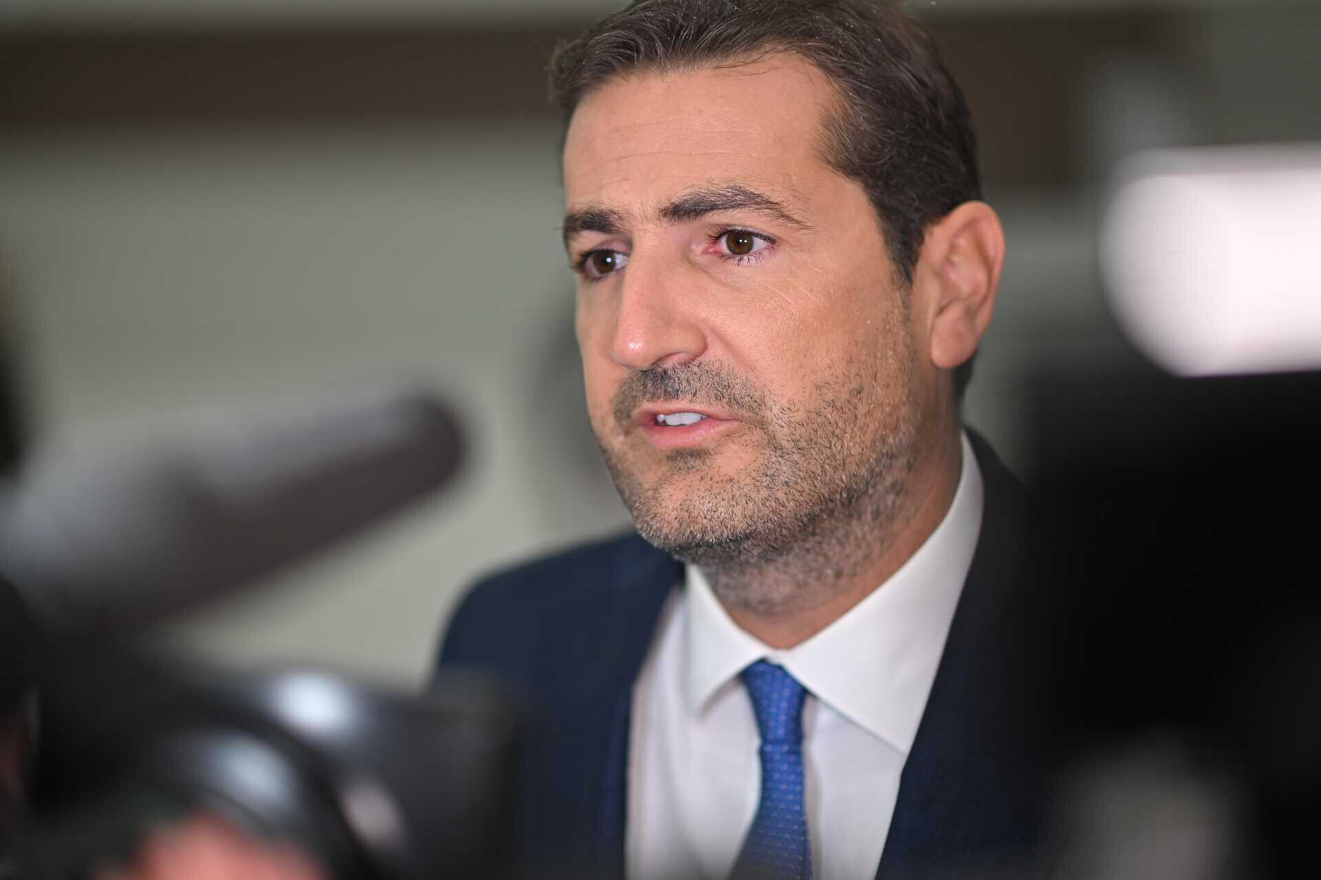 PSD Leader Accuses Chega's Ventura of Accepting "VIP Treatment" After Criticizing Montenegro
