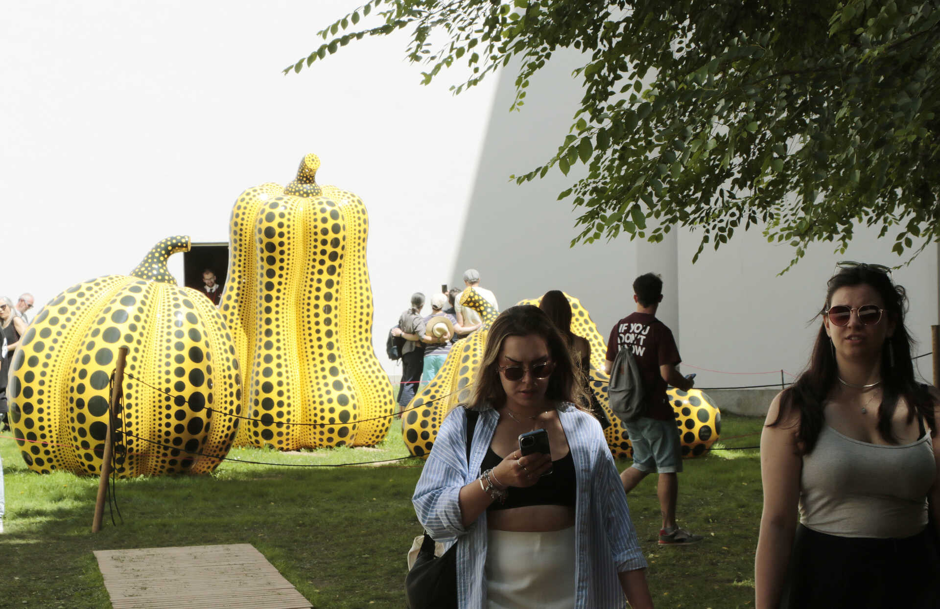 Yayoi Kusama is the queen of Serralves in a sunburnt festival
