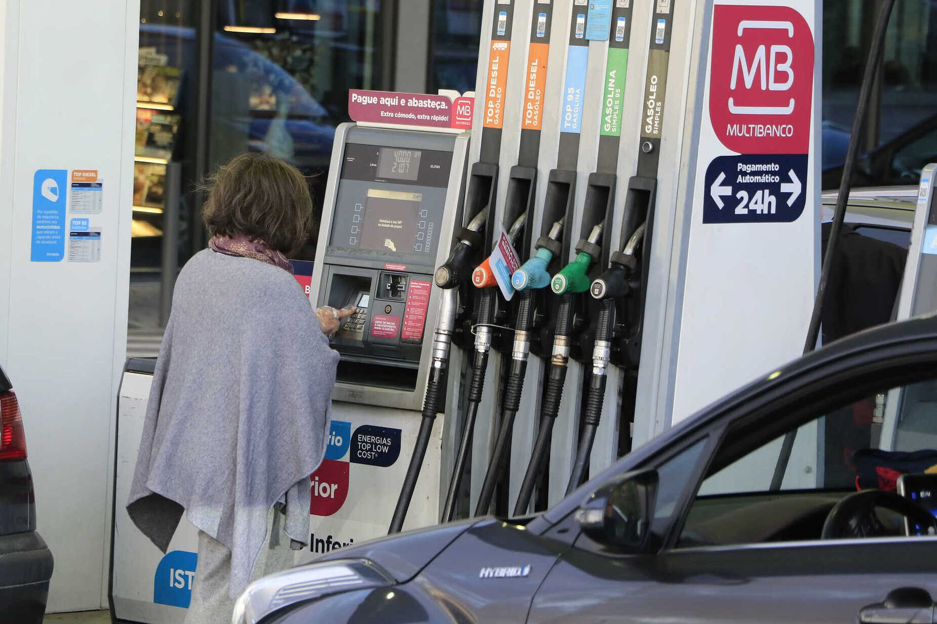Gasóleo E Gasolina Devem Ficar Dois Cêntimos Mais Caros 