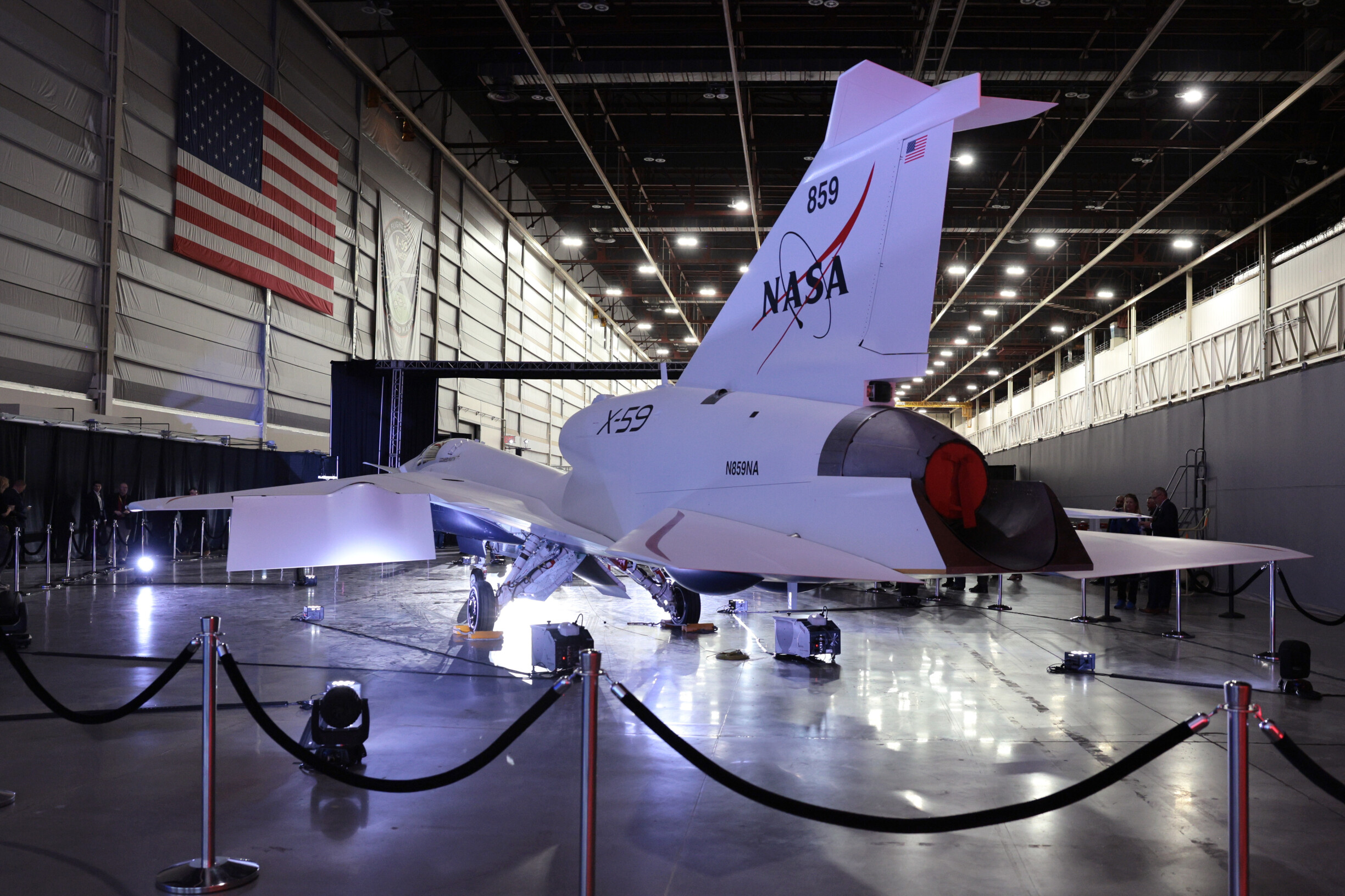 NASA unveils an experimental plane that breaks the sound barrier without the usual noise
