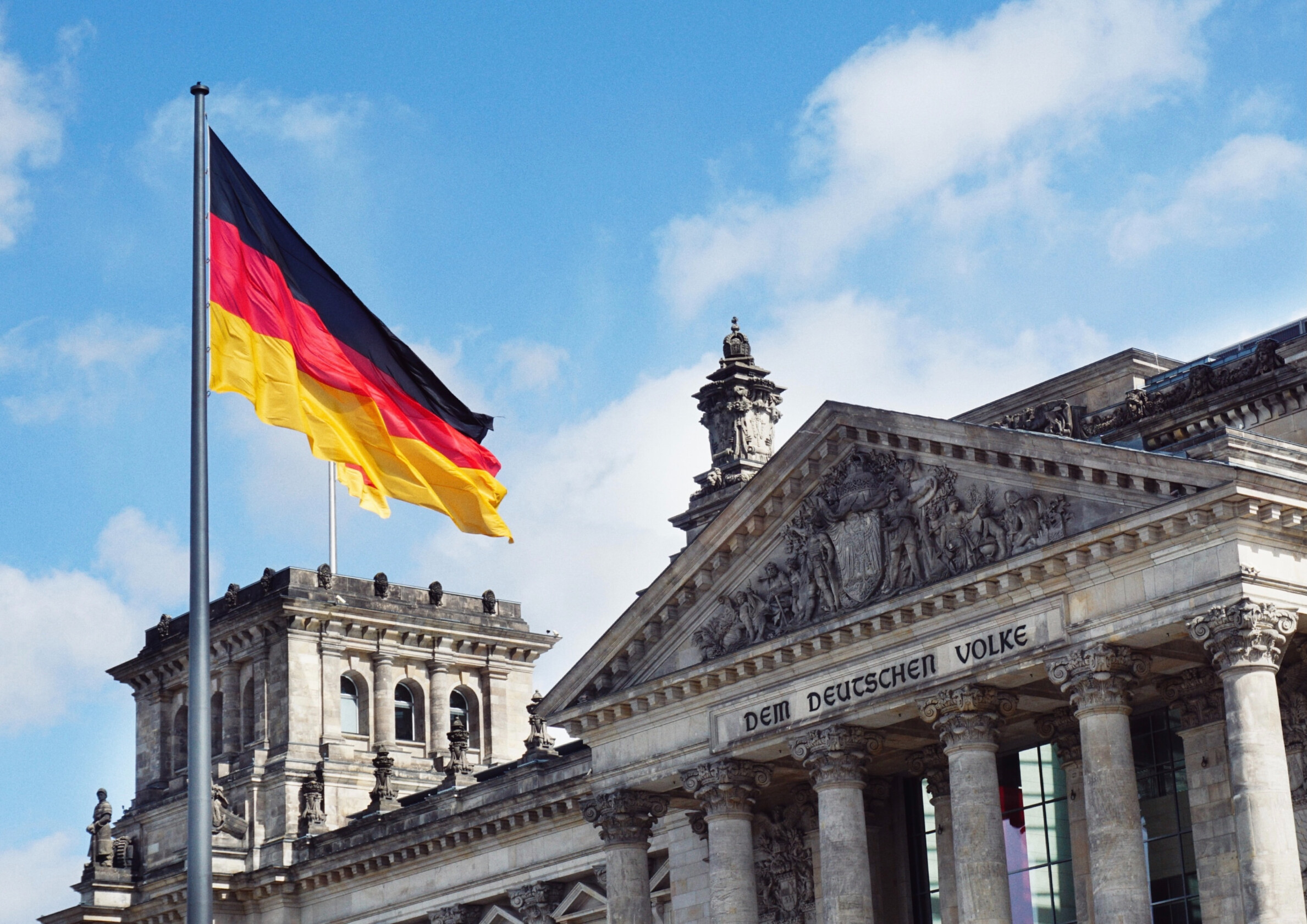 Deutschland wurde wegen Spionage verhaftet und hatte Zugang zu sensiblen Informationen