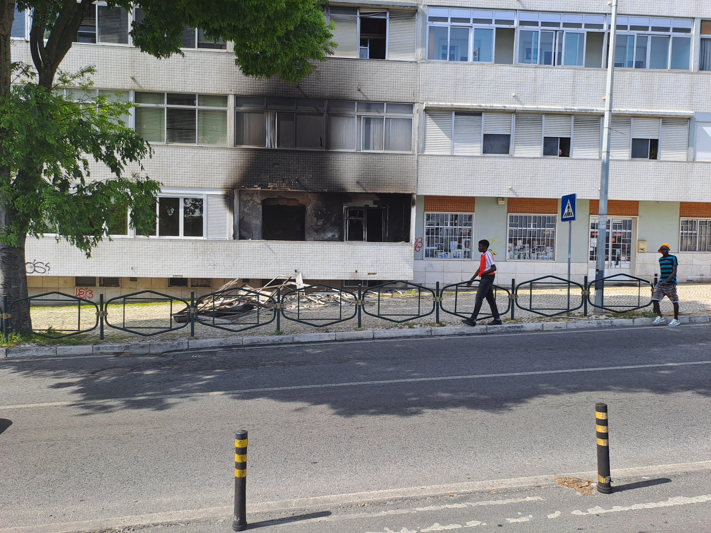 Incêndio em Sintra leva nove pessoas ao hospital