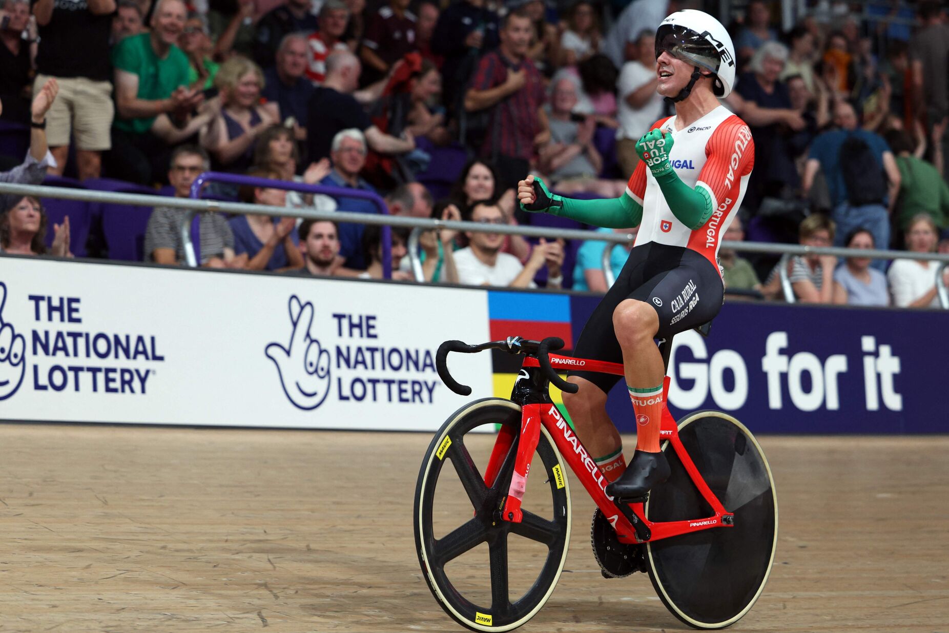 Ciclismo: Presidente da República felicita campeão mundial Iúri Leitão -  SIC Notícias