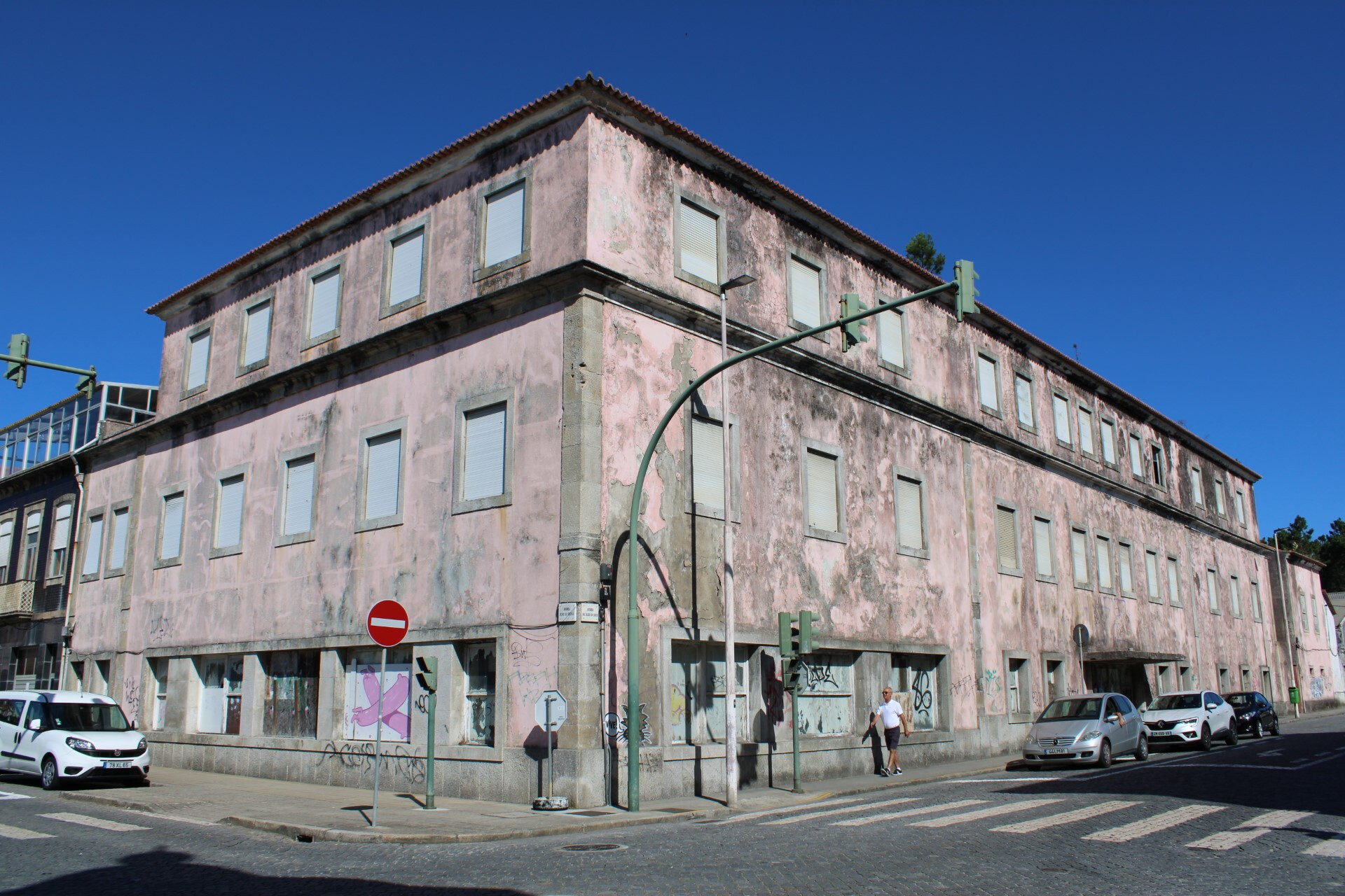 Palácio Hotel Em Vila Do Conde Vendido Para Habitação