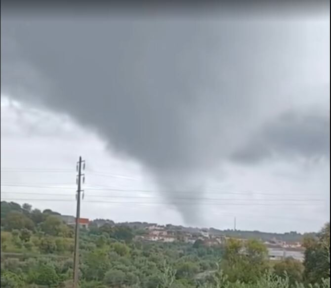 Severe Tornados Strike Portugal: Trees Uprooted and Boats Capsized!