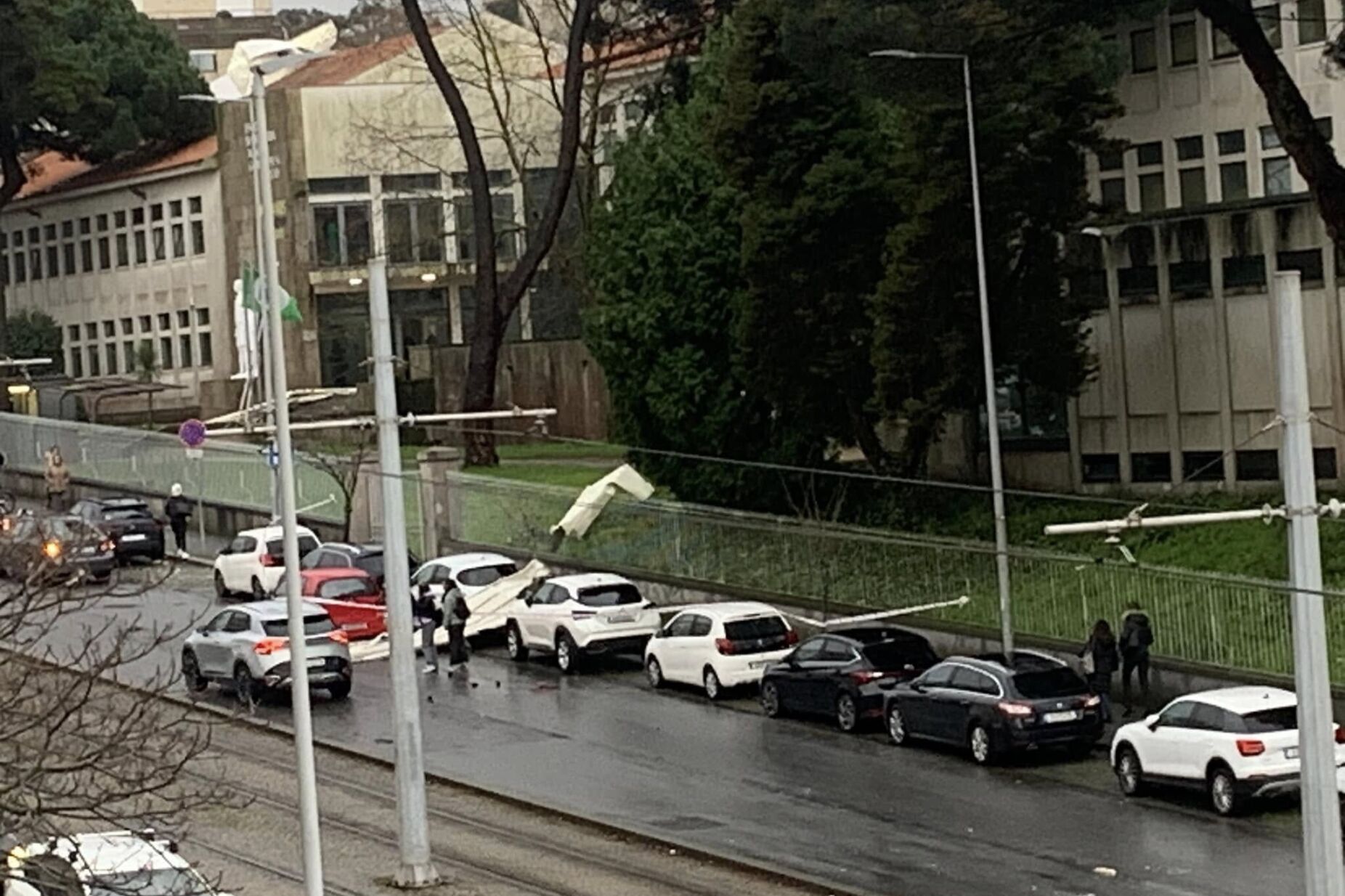 Escola de Matosinhos afetada pelo mau tempo encerrada durante a tarde