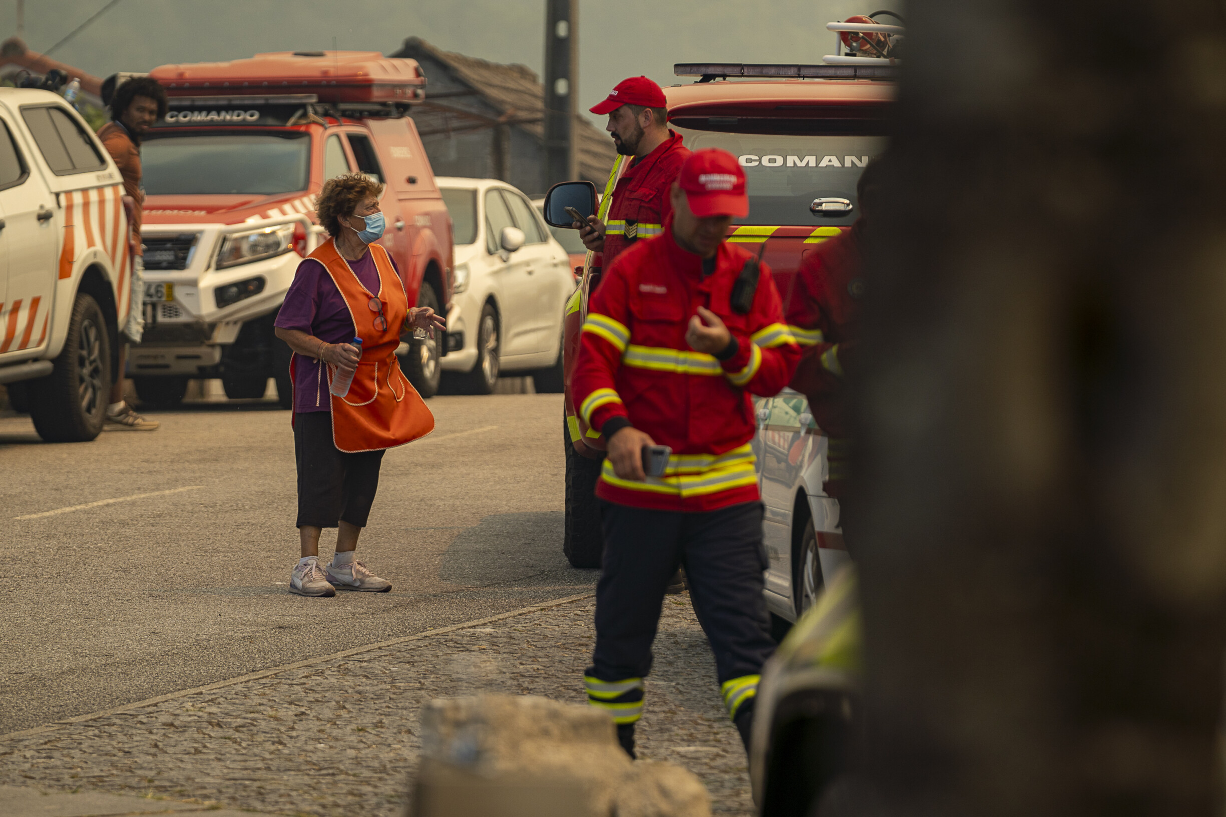 Wildfire Worsens in Ponte da Barca as Strong Winds Fuel Flames - Urgent Efforts to Protect Terras de Bouro
