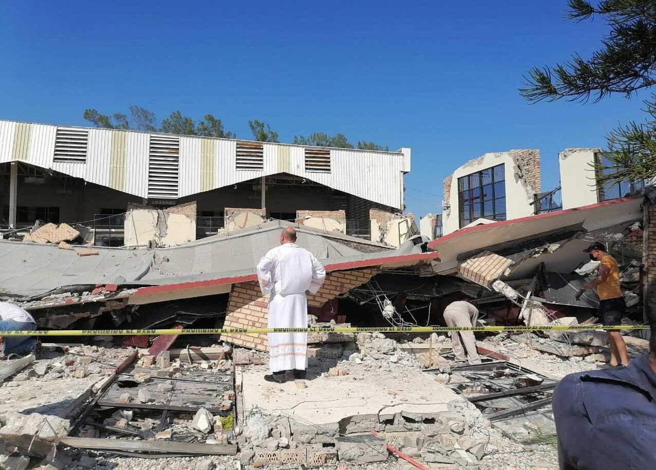 Se eleva a 11 el número de muertos por el derrumbe de una iglesia en el norte de México