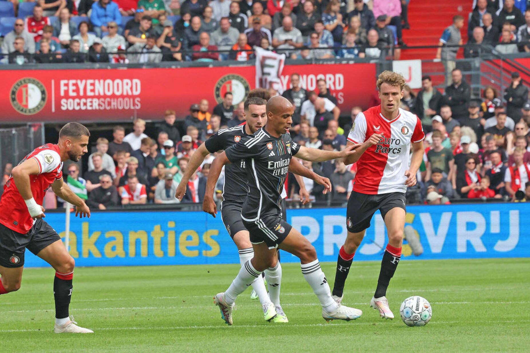 Prediksi Lengkap Pramusim 2025 Benfica vs Feyenoord