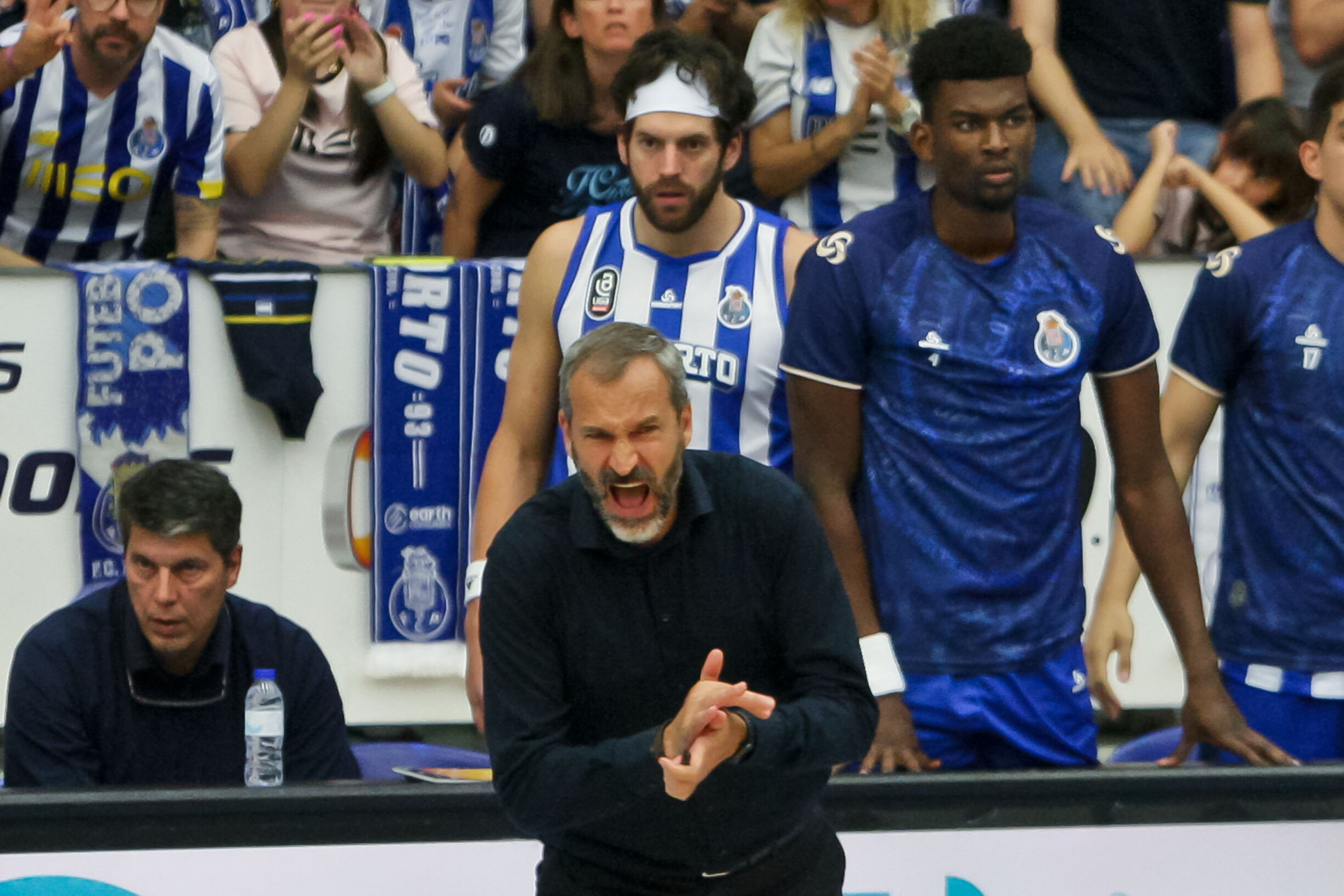 FC Porto perde na Turquia e falha apuramento direto na Taça da Europa -  Basquetebol - SAPO Desporto