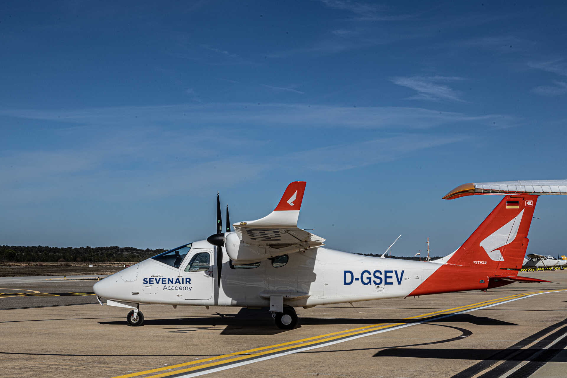 Flight from Bragança to Algarve Stuck in Cascais Over Alleged Debts