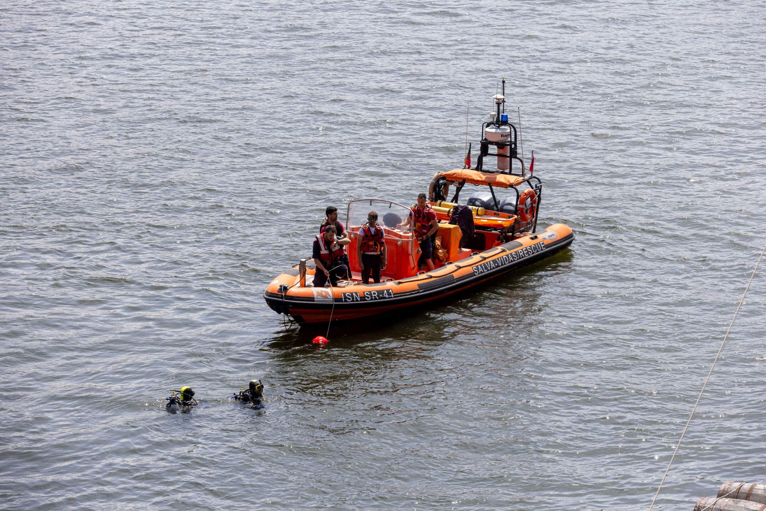Mysterious Death in Douro River: Young Woman Found Floating Near D. Maria Pia Bridge
