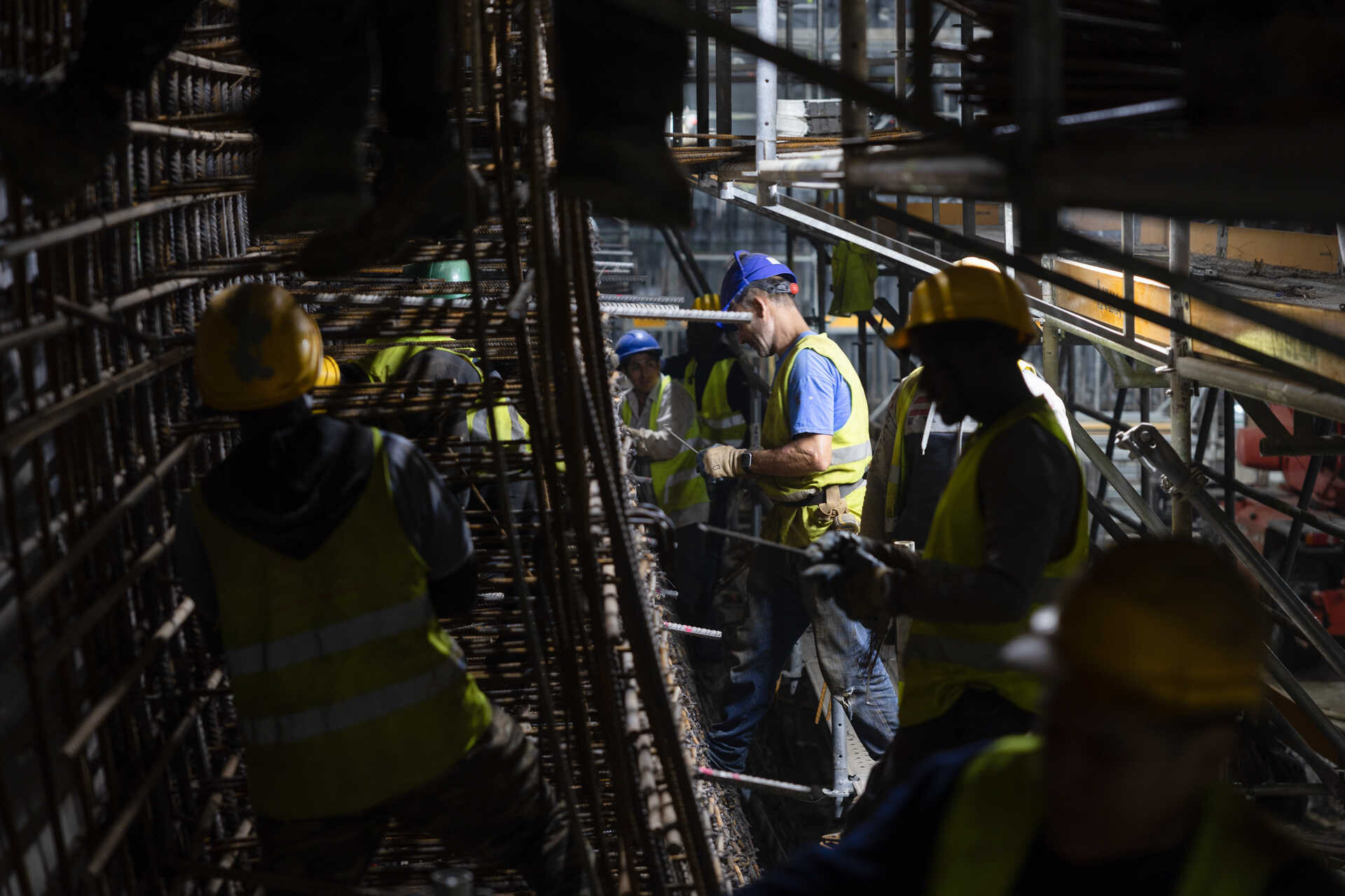 Porto Metro's Pink Line Completion in July Declared Impossible by Rui Moreira