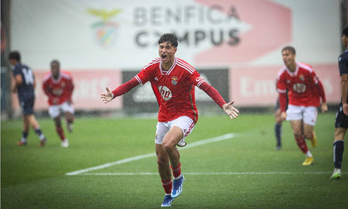 Benfica vence Real Sociedad após dois empates na Youth League - Correio da  Manhã Canadá