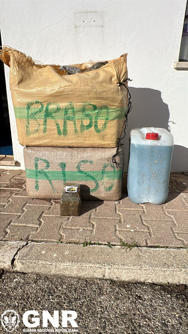 Algarve Beaches Hit by Drug Bust: GNR Seizes Nearly 100 kg of Hashish!