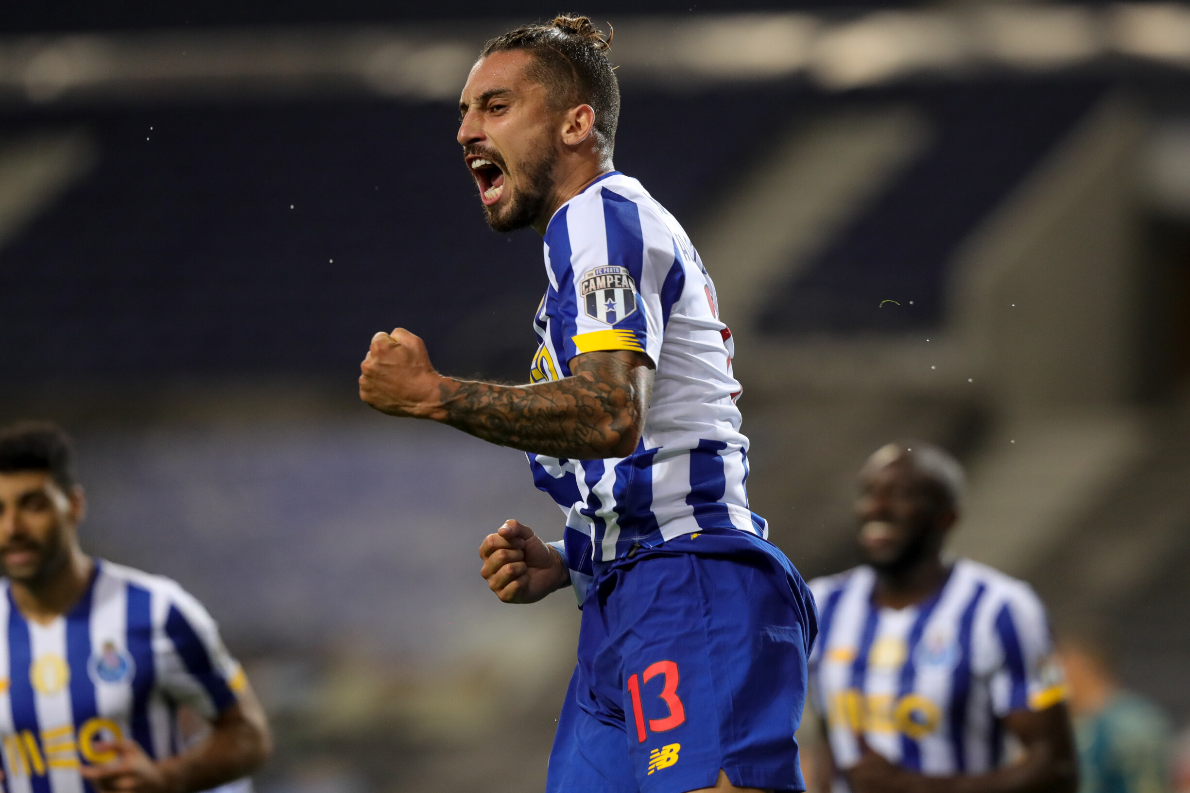 Alex Telles: «Fiz história no FC Porto, não tenho como jogar no Benfica» -  CNN Portugal