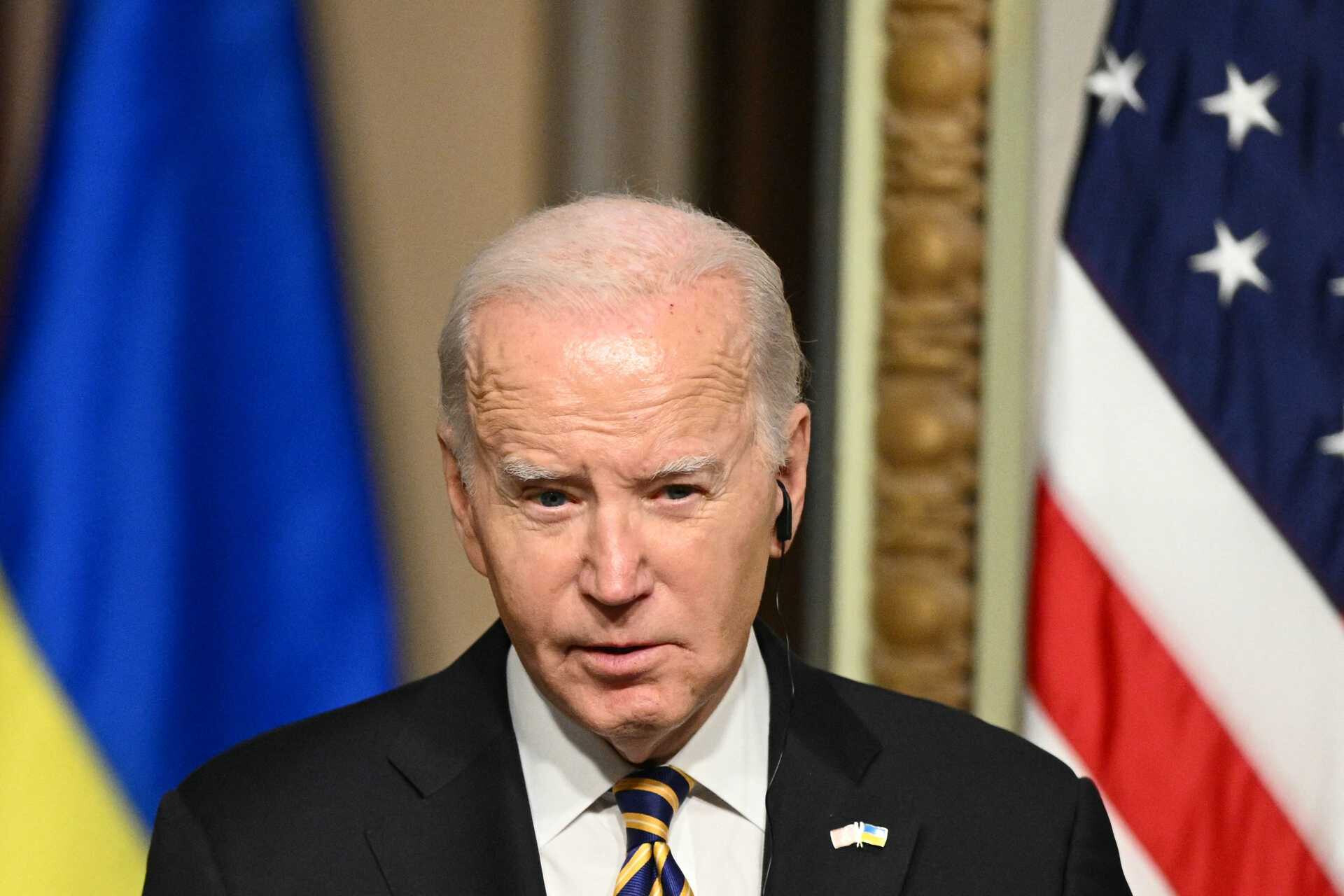 Biden retuvo y difundió intencionalmente documentos clasificados después de Obama