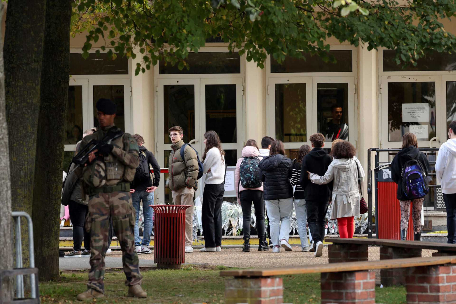 Escola de Arras, em França, evacuada devido a ameaça de bomba