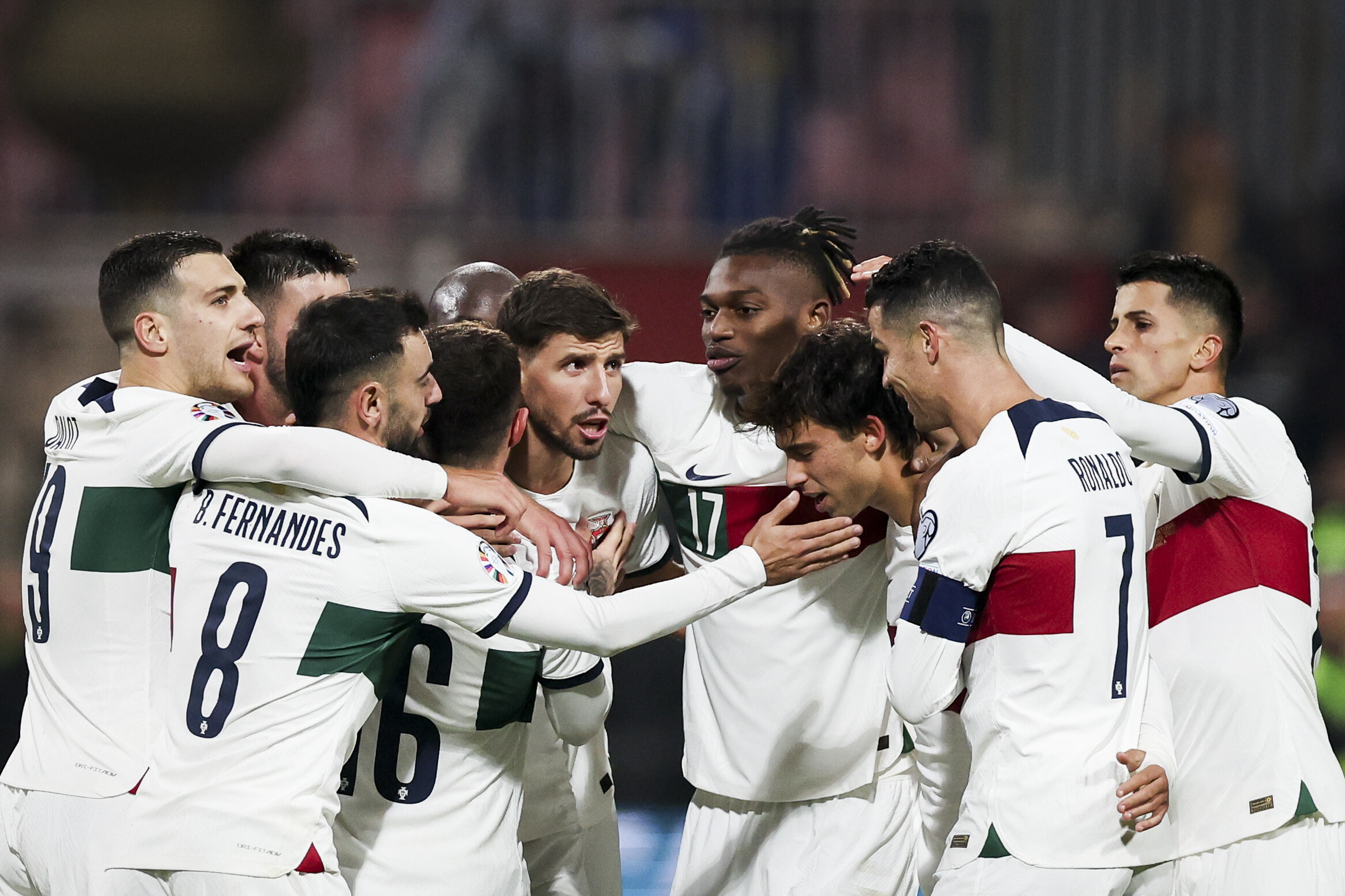 Portugal vence Islândia em Alvalade e termina qualificação com 10