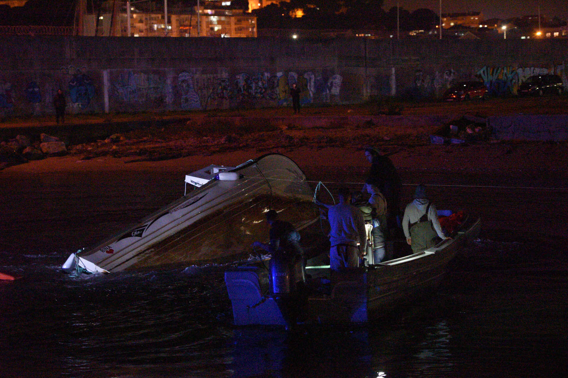 Tragic Collision on the Tejo: Fisherman Left with Severe Injuries