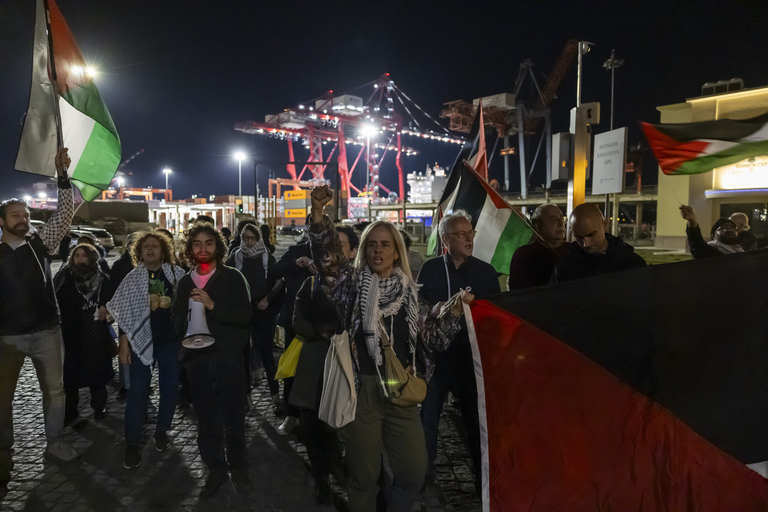 Thousands Rally in Lisbon Against Ship Linked to Gaza Genocide