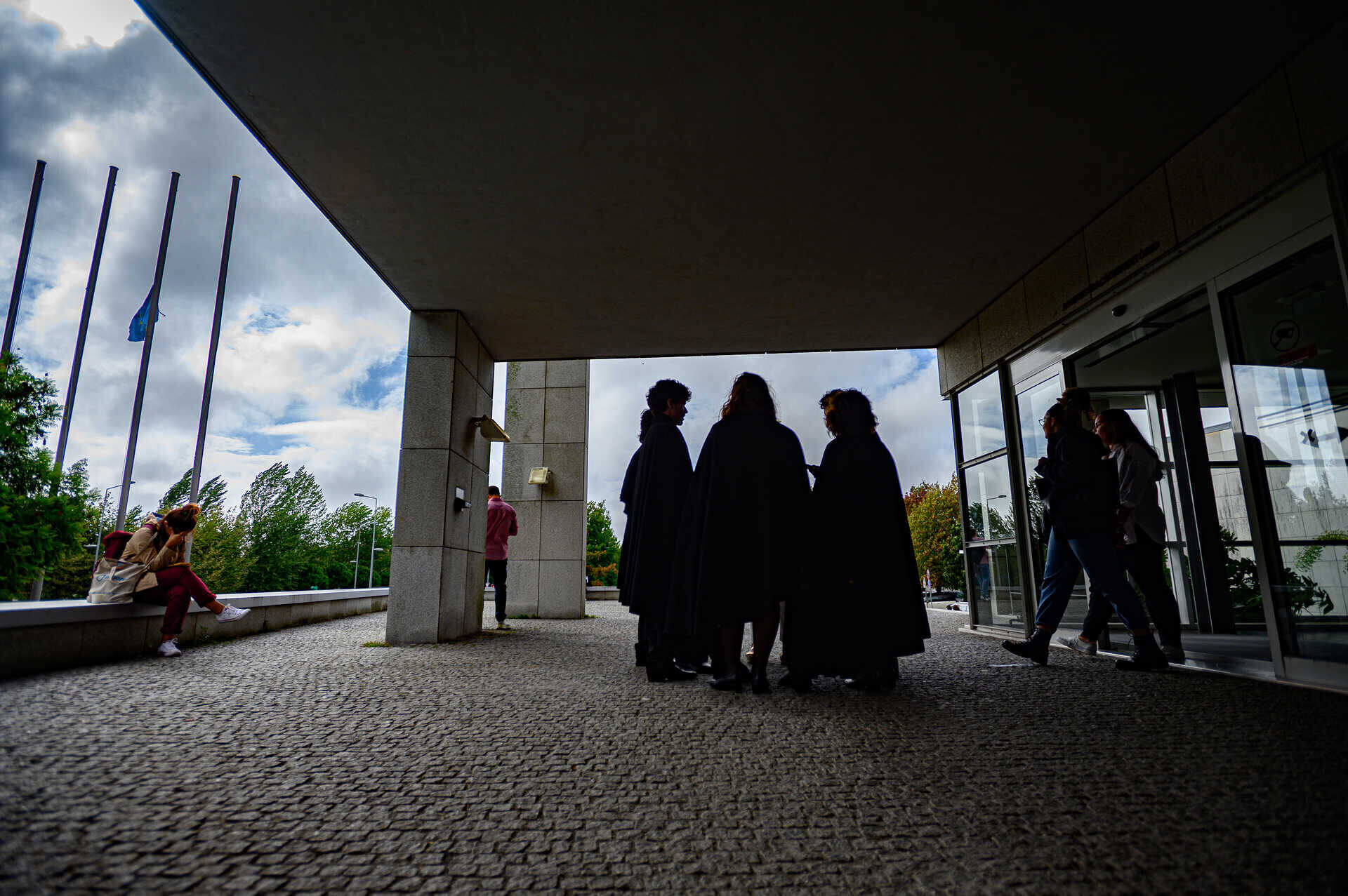 Shocking Study Reveals Over Half of University Students in Portugal Suffer from Burnout, 40% Use Psychotropic Drugs
