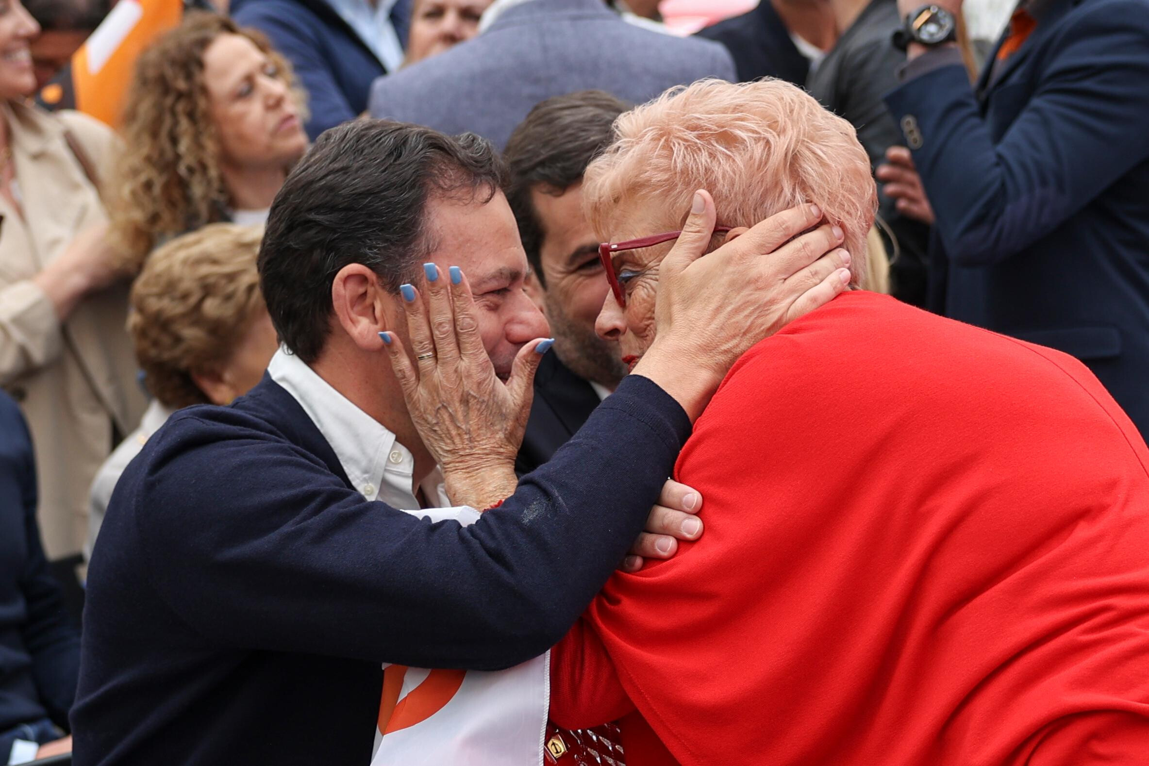AD Caravan Stops in Famalicão: "Our Coalition is with the Portuguese" - A Call for Stability