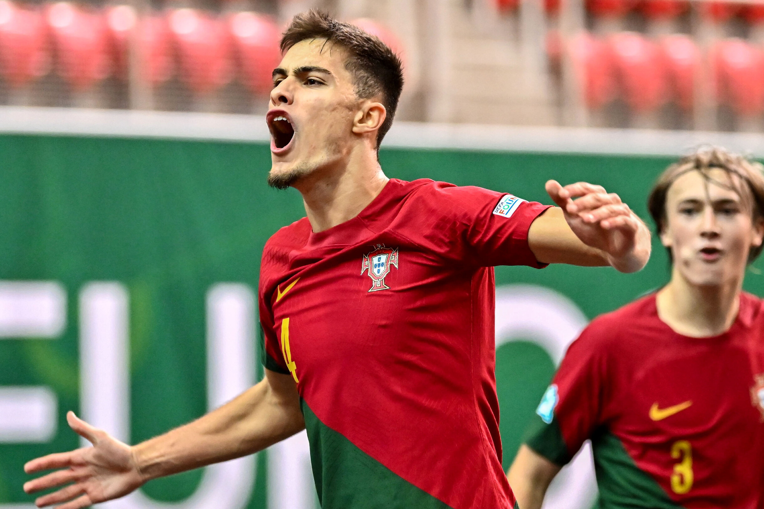 Futsal: Portugal bate França e garante meias-finais do Europeu sub-19