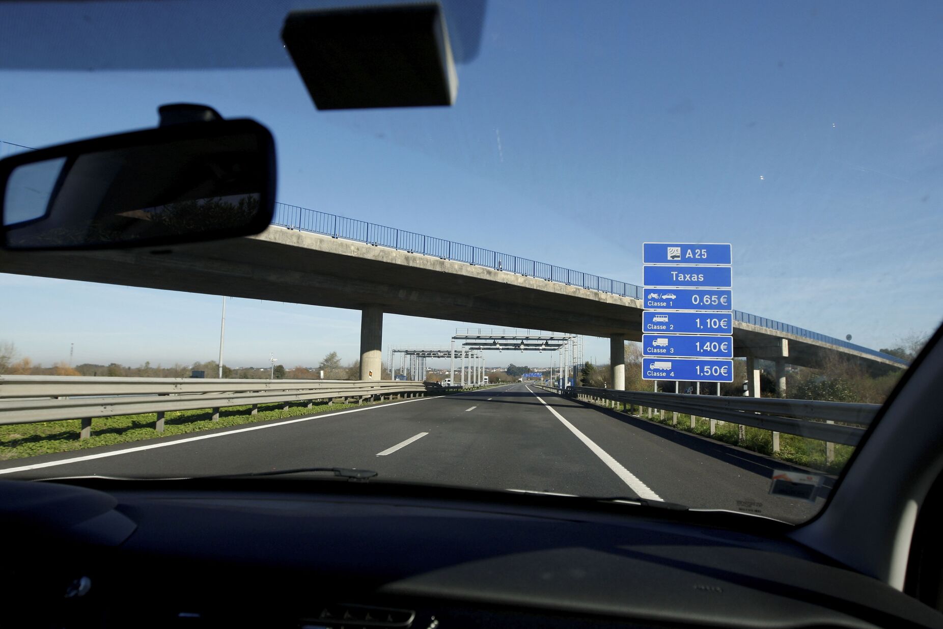 Toll Booth on A25