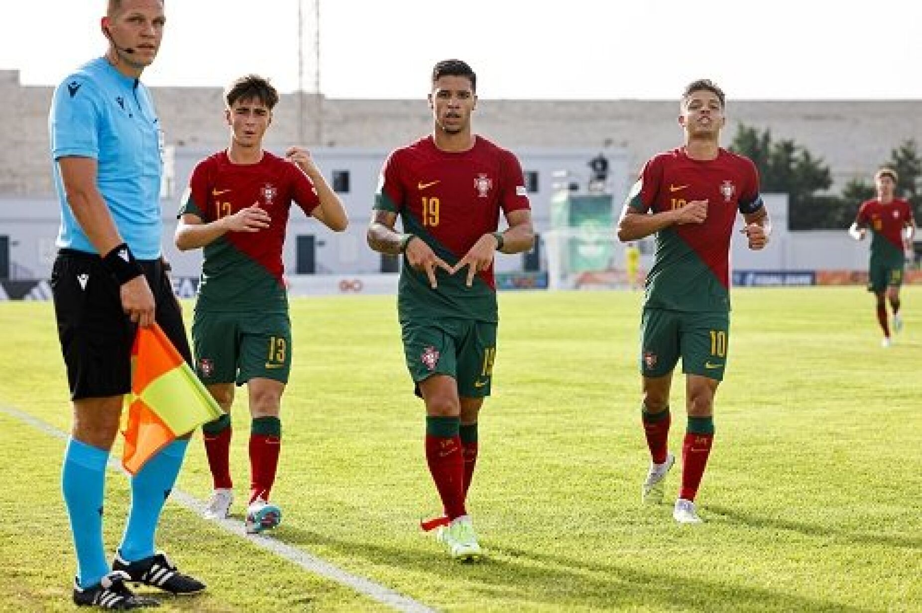 Sub-19: Portugal vence República Checa por 3-0 e já está na fase final