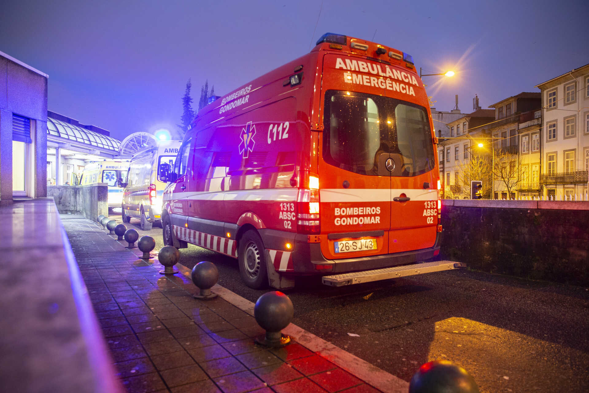 Firefighters in Gondomar Threatened Amid INEM Response Delays - Shocking Incidents Uncovered