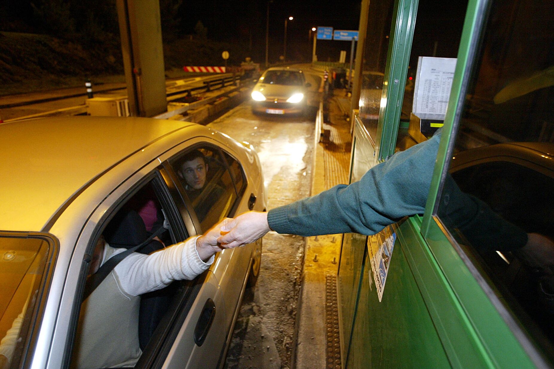 Governo dá luz verde à retirada dos portageiros das autoestradas