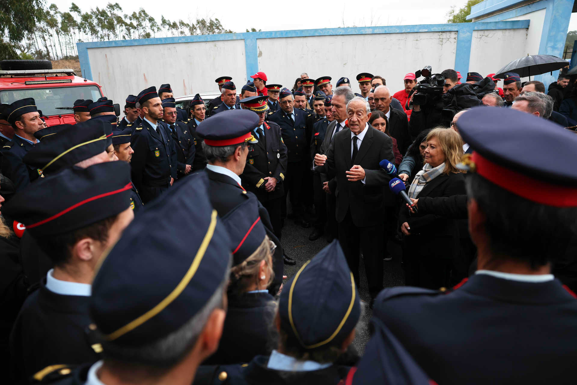 President Marcelo Honors Heroic Firefighters at Emotional Funeral in Odemira