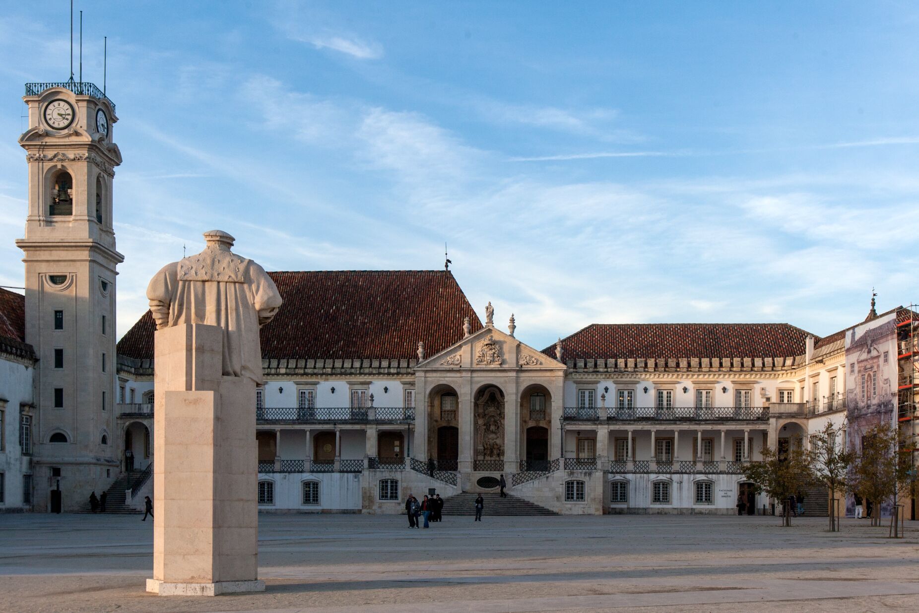 Universidade de Coimbra entre as 500 melhores do mundo. Há seis portuguesas no top 1000