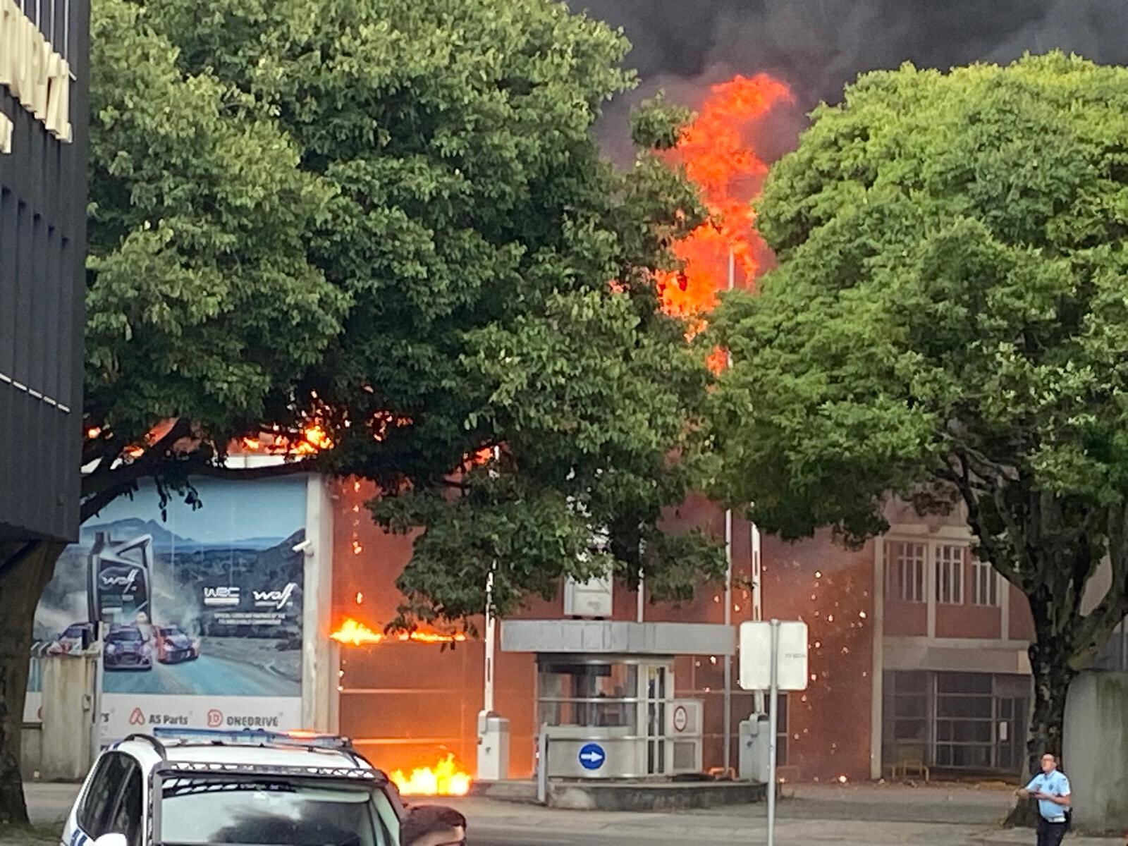 Hearth explodes at Auto Sueco in Porto