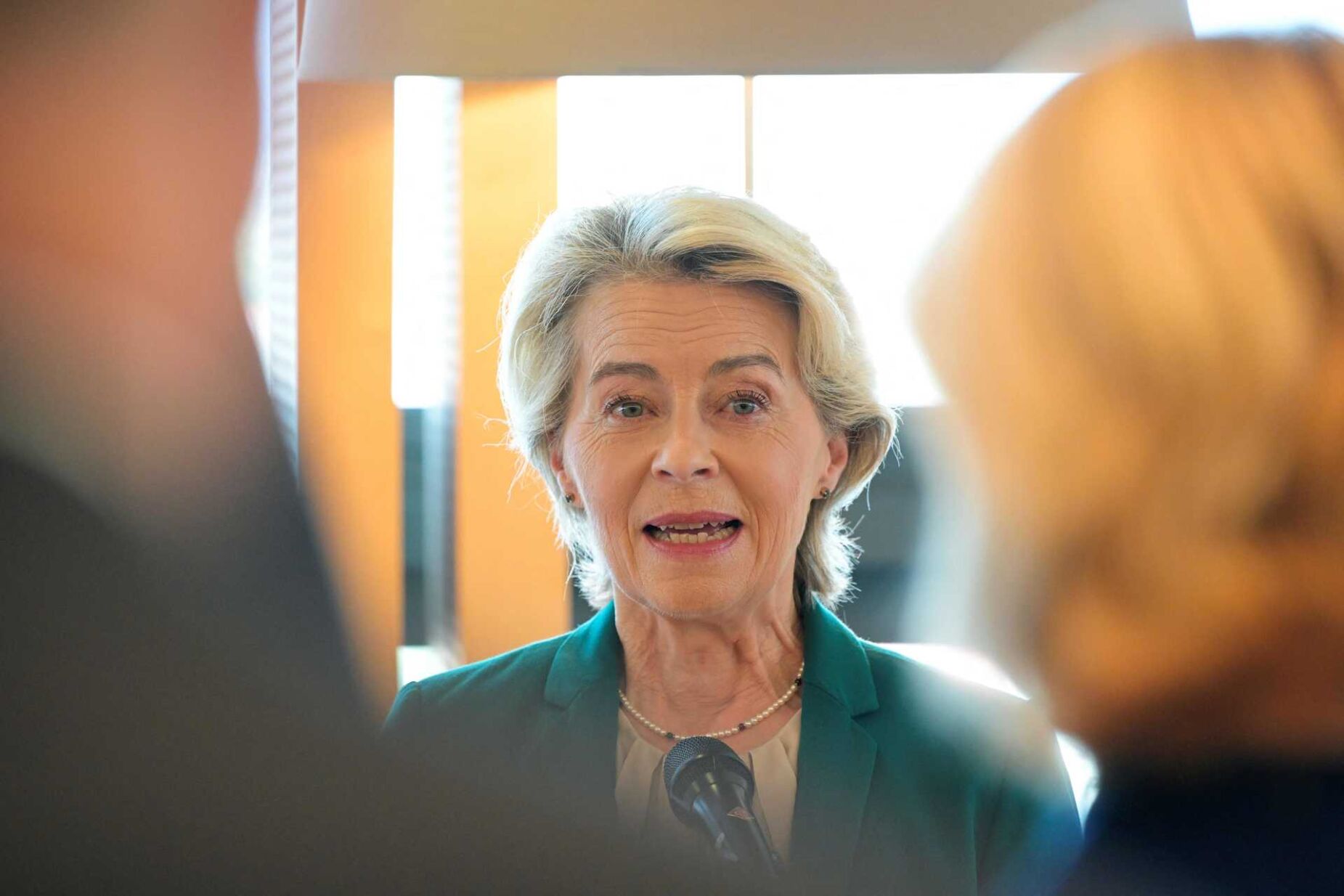 Trump deve entender que Rússia é aliada de China, Irão e Coreia do Norte, diz Ursula von der Leyen