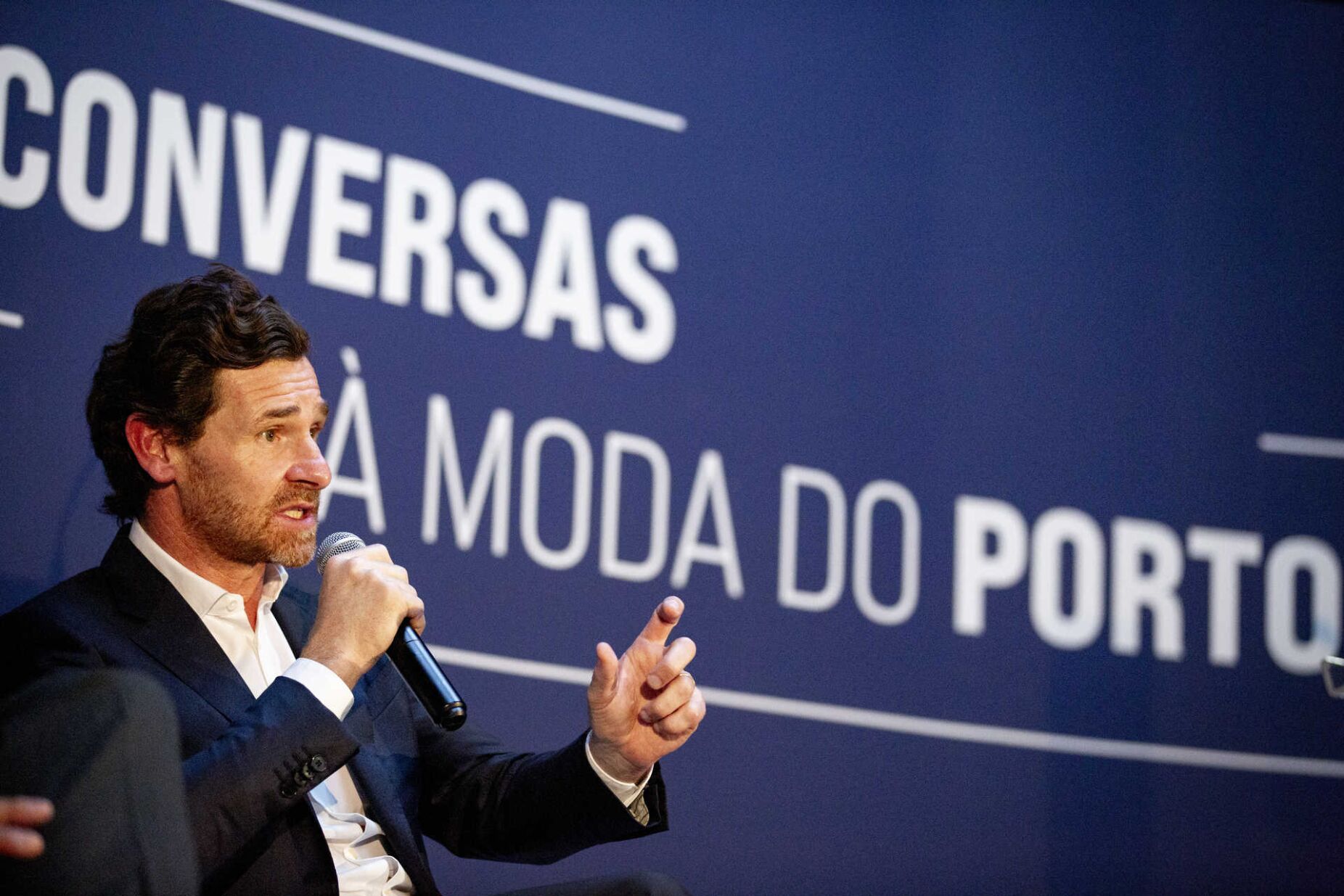 André Villas-Boas critica pressa da F. C. Porto SAD para vender direitos do estádio