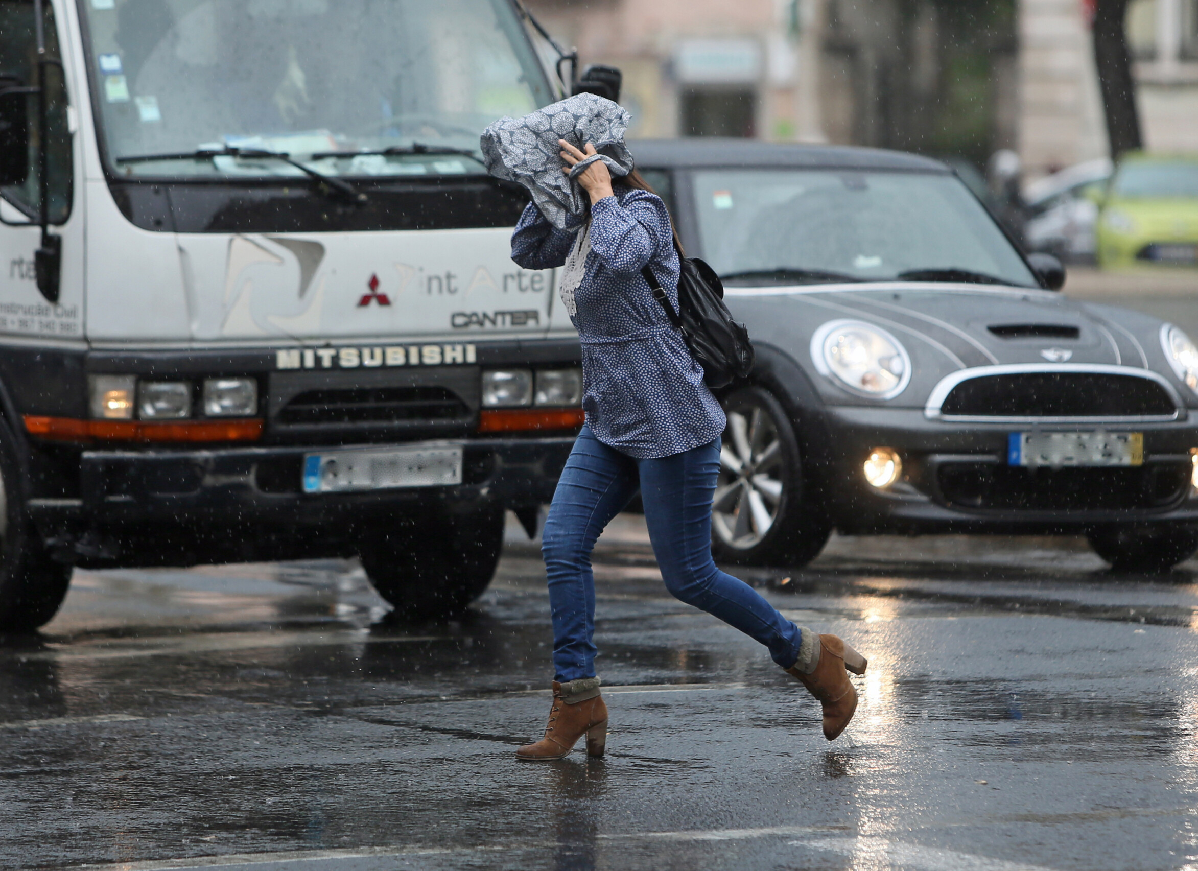 Severe Weather Alert: Heavy Rain, Thunderstorms, and Hail Expected in 10 Districts of Portugal