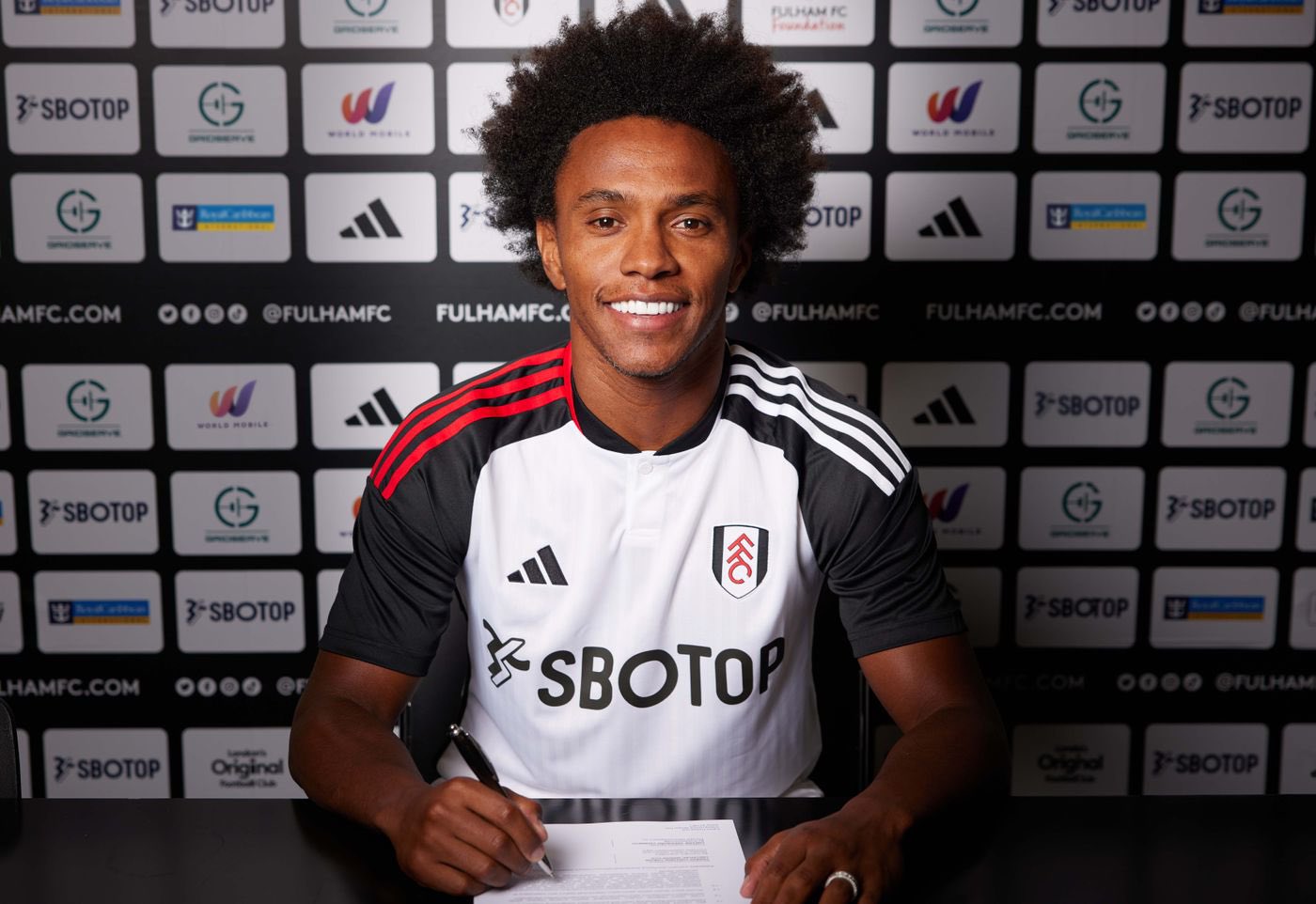 Willian terminou contrato mas regressou ao Fulham