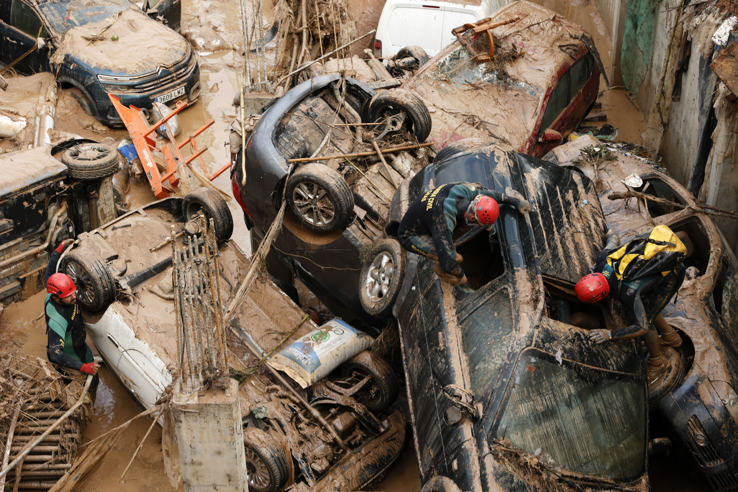 Miracle in Valencia: Woman Rescued After Three Days Trapped in Car