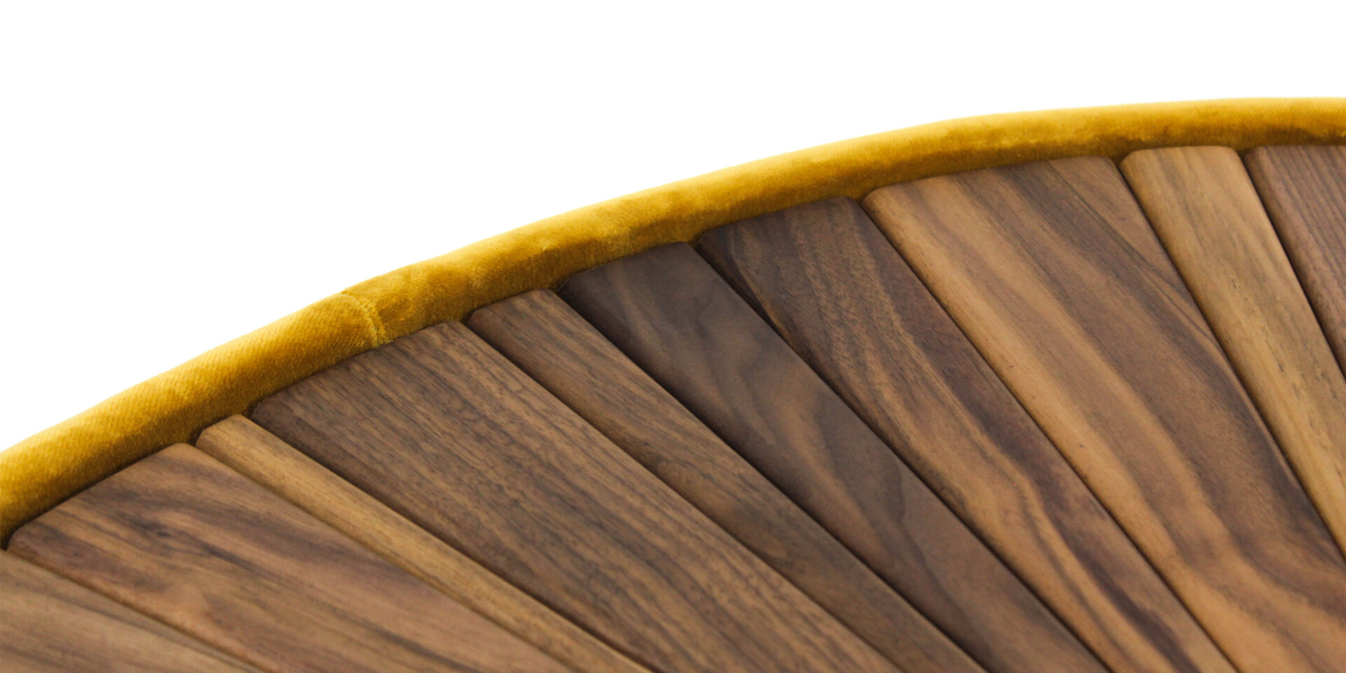 DARVAZA COFFEE TABLE Walnut Wood Detail View ALMA DE LUCE
