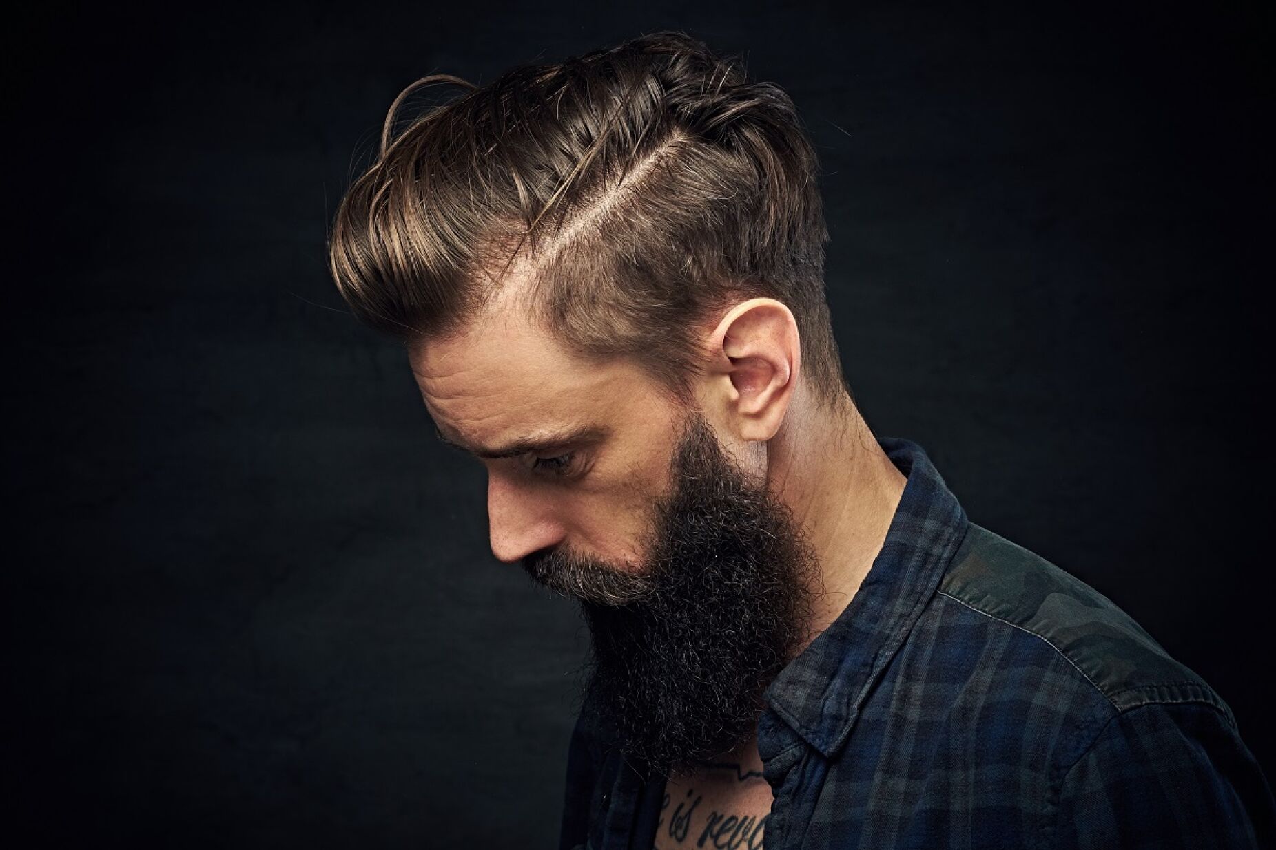 Verdade ou mito: o cabelo cresce mais r&aacute;pido com o sol?