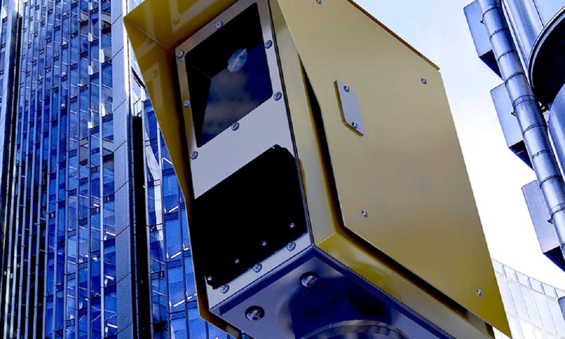 Novo radar com intelig&ecirc;ncia artificial consegue ver o que est&aacute; a fazer dentro do carro