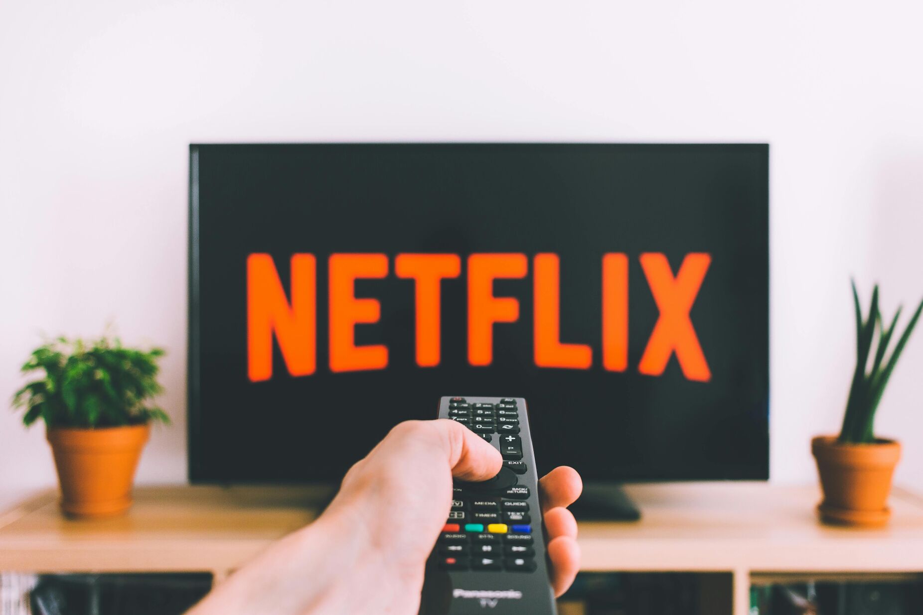 Netflix anuncia mudan&ccedil;as nos planos de subscri&ccedil;&otilde;es - e vai ficar mais barato